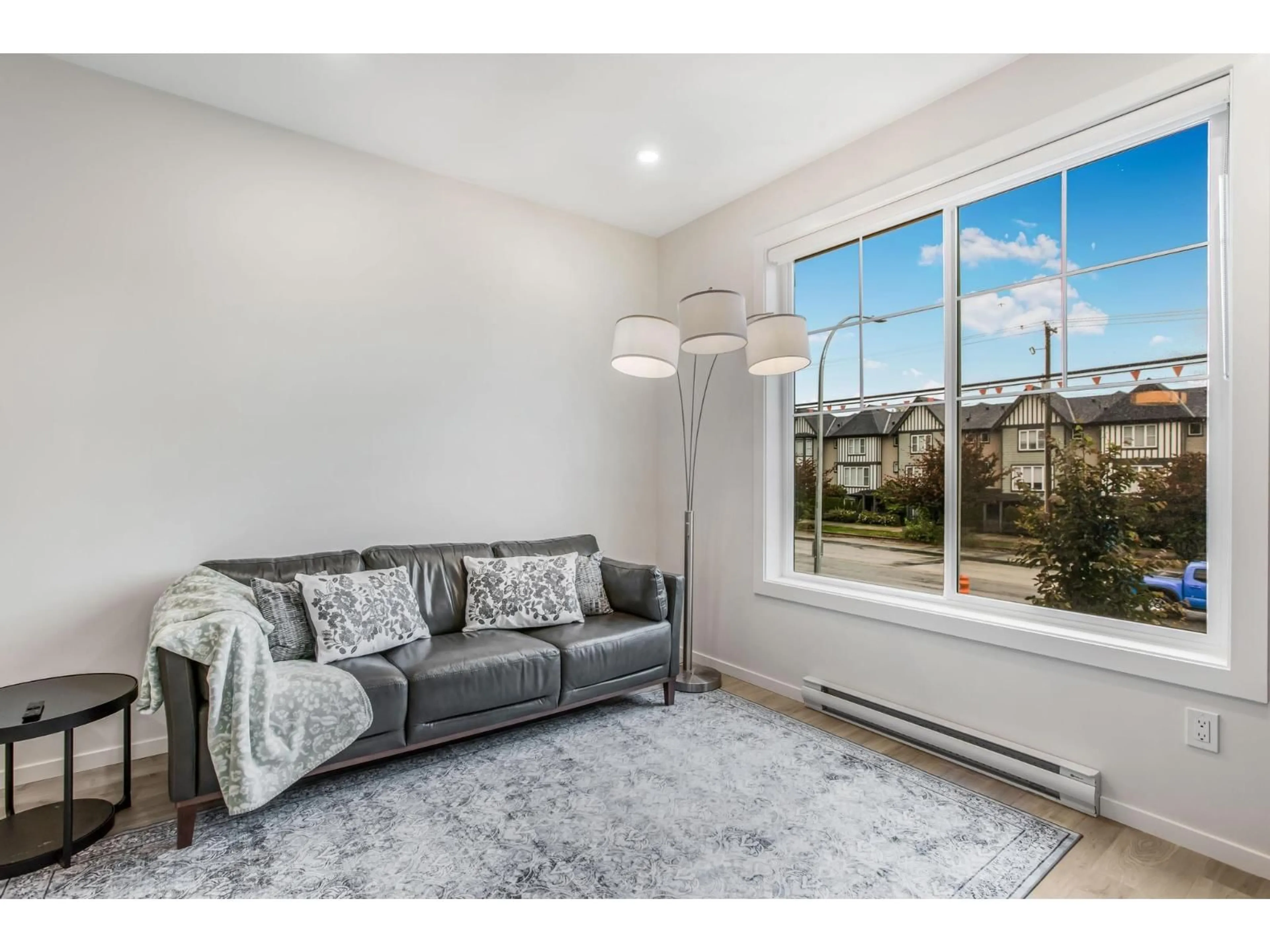 Living room with furniture, unknown for 27 - 7919 204B STREET, Langley British Columbia V2Y3T7