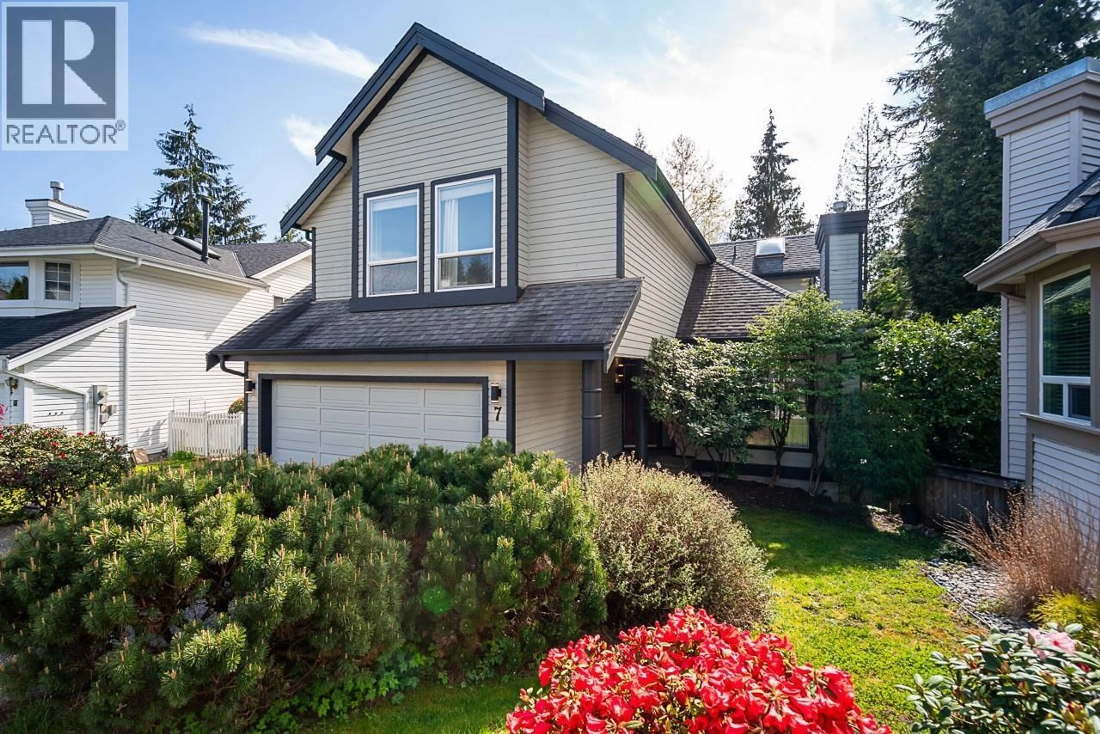 Home with vinyl exterior material, street for 7 ASPEN COURT, Port Moody British Columbia V3H4V6