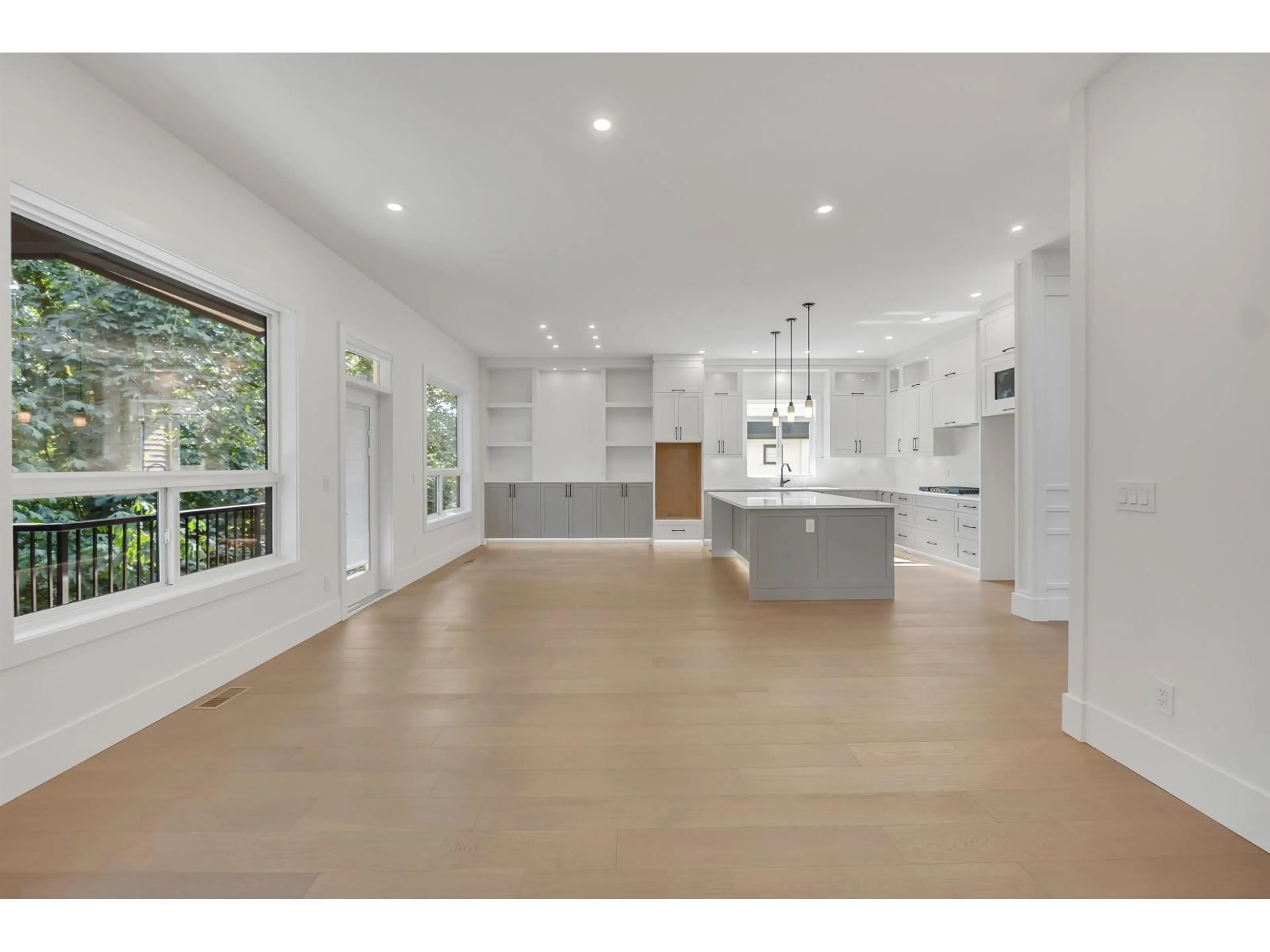 Open concept kitchen, ceramic/tile floor for 2378 MERLOT BOULEVARD, Abbotsford British Columbia V4X0A6