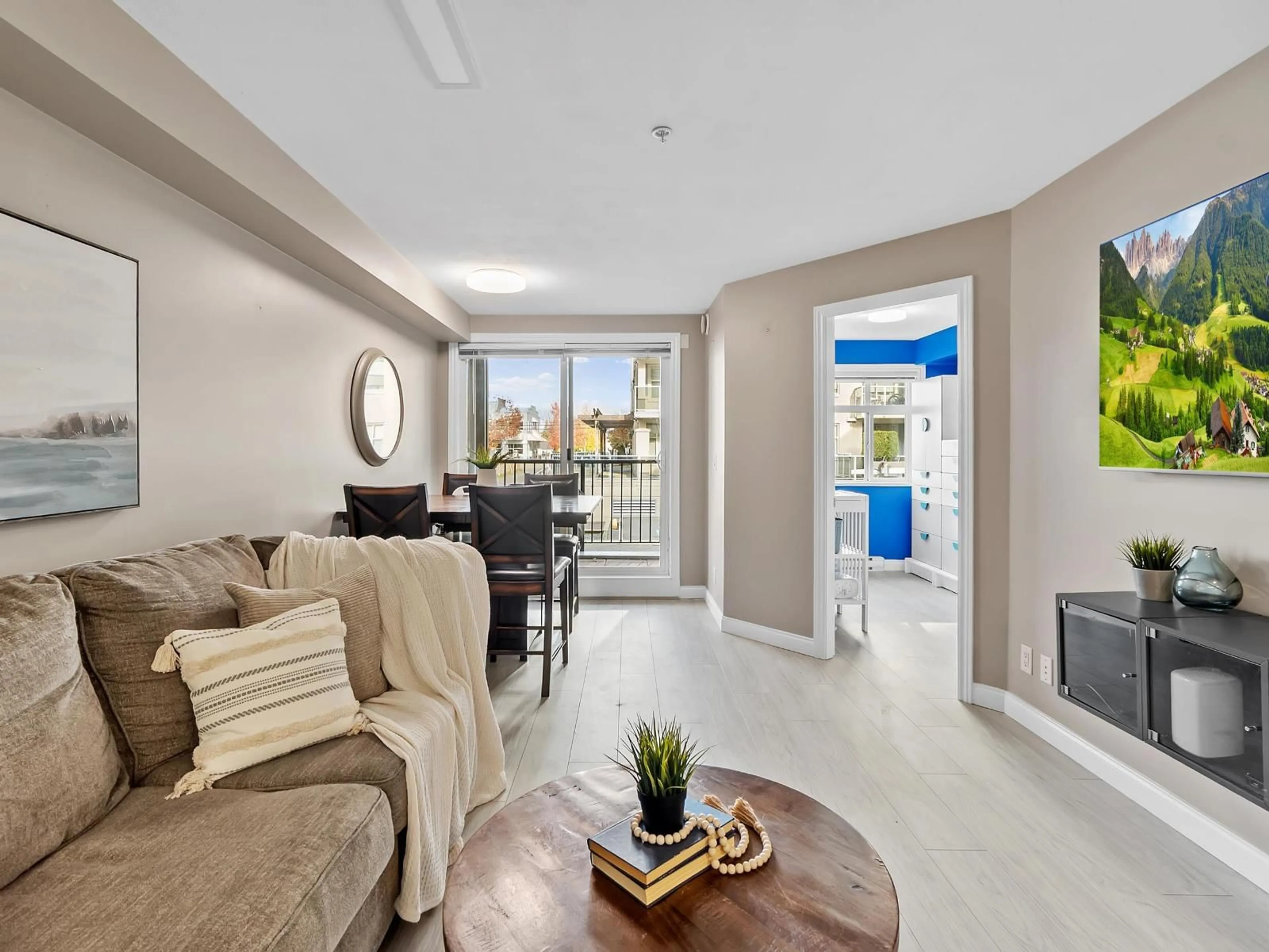 Living room with furniture, unknown for 105 - 19939 55A AVENUE, Langley British Columbia V3A3X4