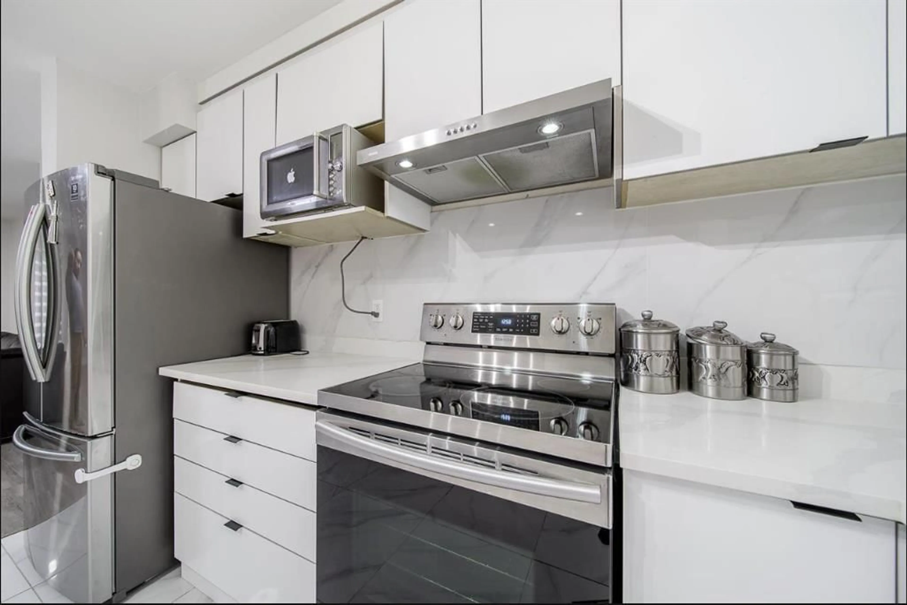 Standard kitchen, unknown for 129 - 13710 67 AVENUE, Surrey British Columbia V3W6X6