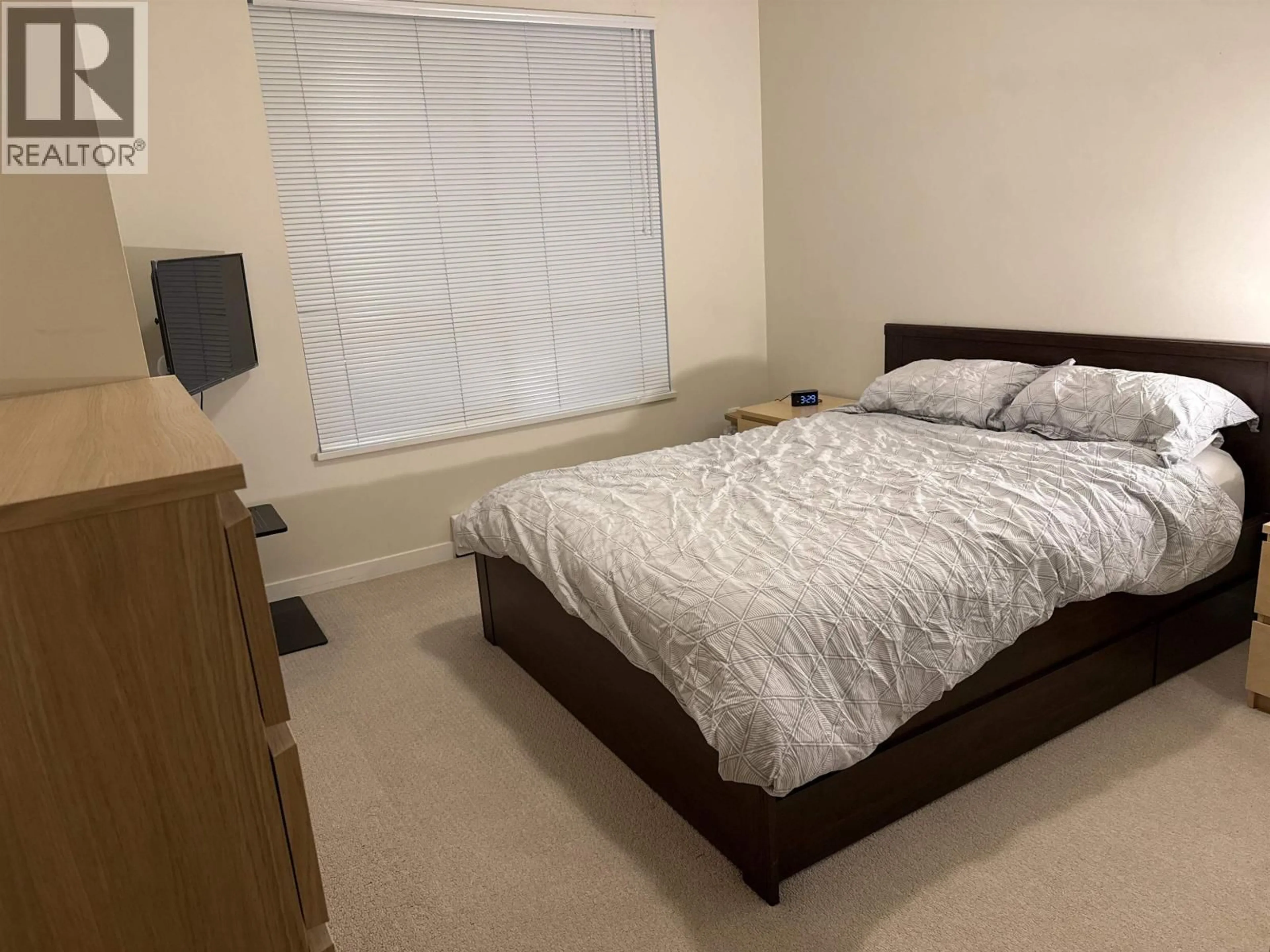 A pic of a room for 301 - 3651 FOSTER AVENUE, Vancouver British Columbia V5R0A2