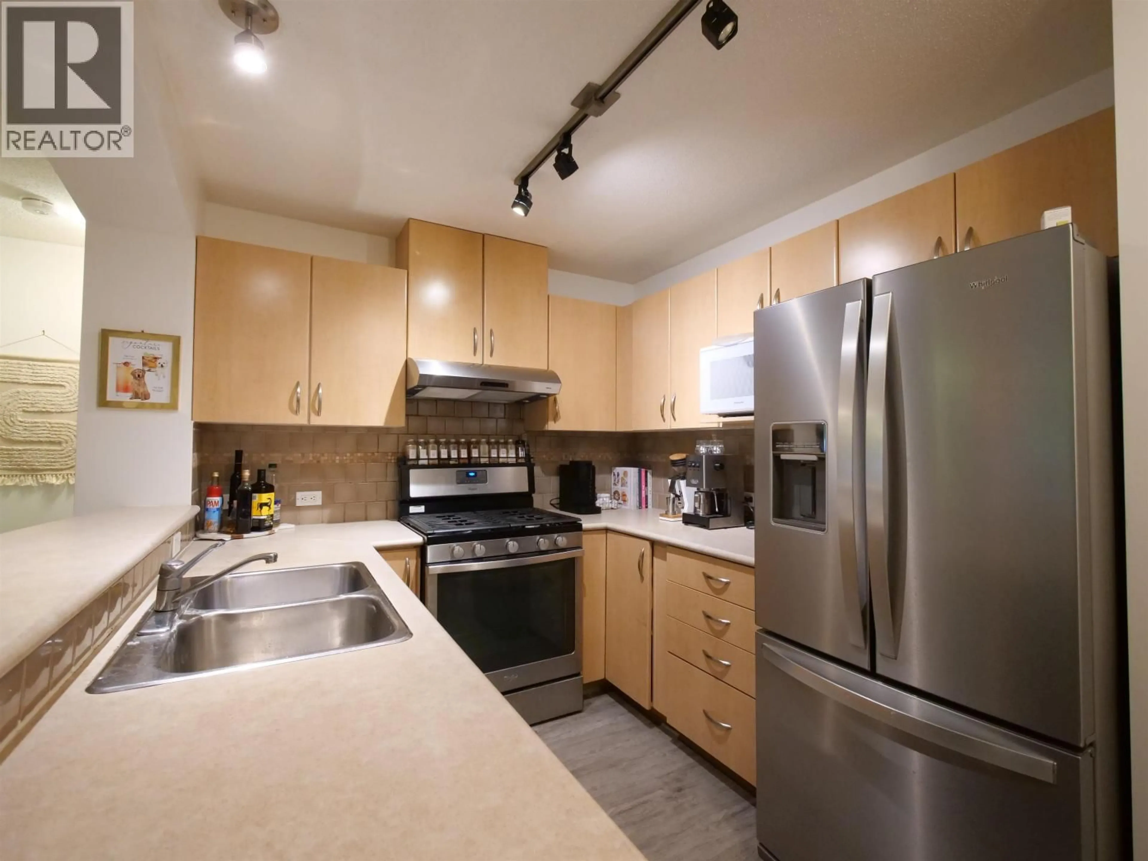 Standard kitchen, unknown for 109 - 2998 SILVER SPRINGS BOULEVARD, Coquitlam British Columbia V3E3R7