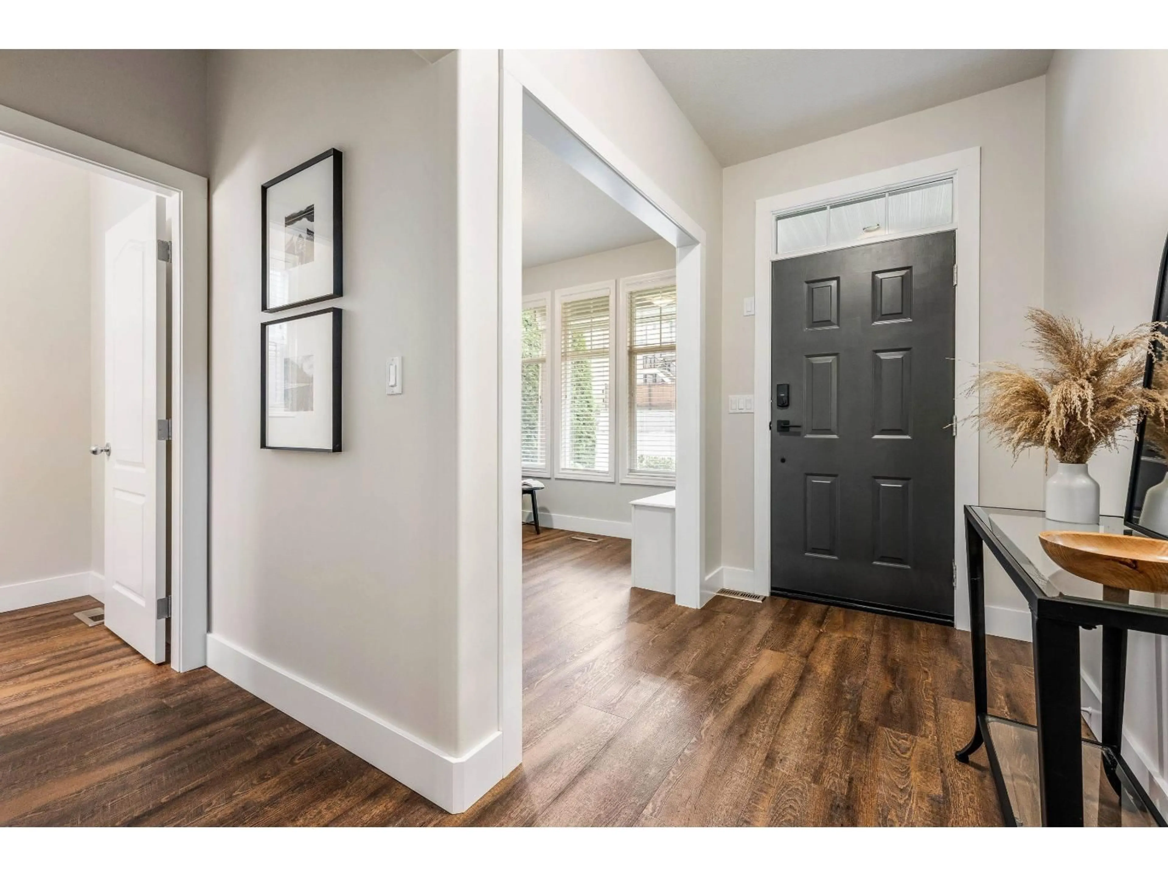 Indoor entryway for 9 - 45957 SHERWOOD DRIVE, Chilliwack British Columbia V2R5Y2
