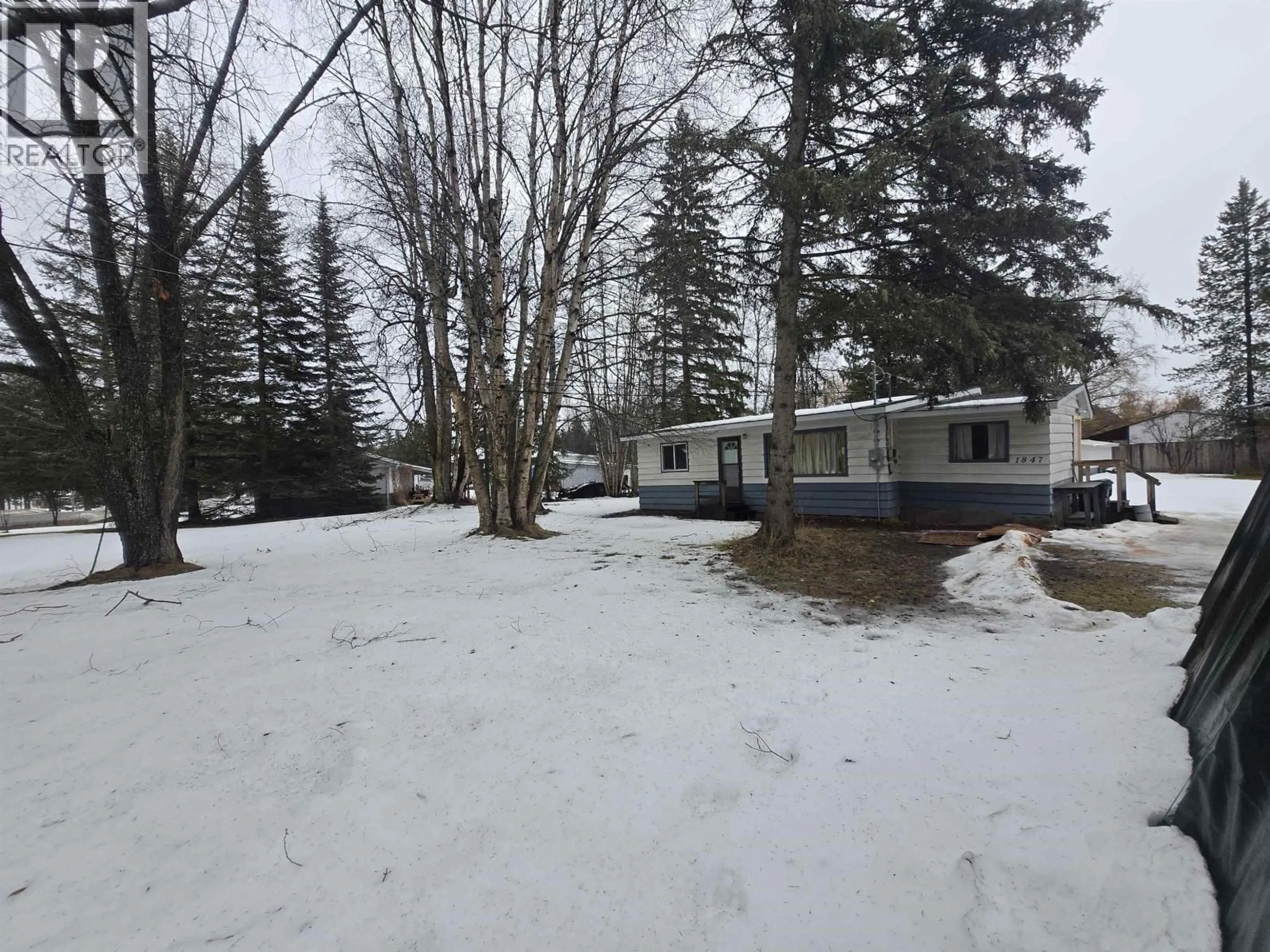 A pic from outside/outdoor area/front of a property/back of a property/a pic from drone, street for 1847 MAPLE DRIVE, Quesnel British Columbia V2J4A5