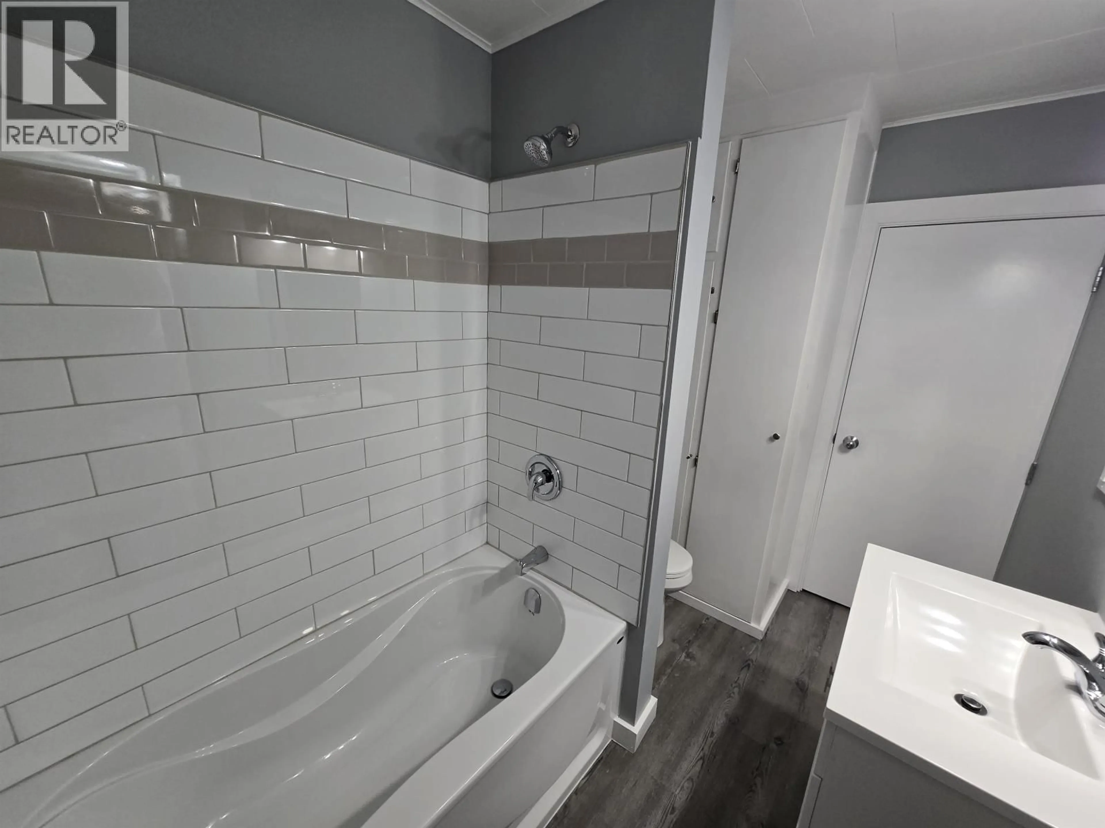 Standard bathroom, ceramic/tile floor for 1847 MAPLE DRIVE, Quesnel British Columbia V2J4A5