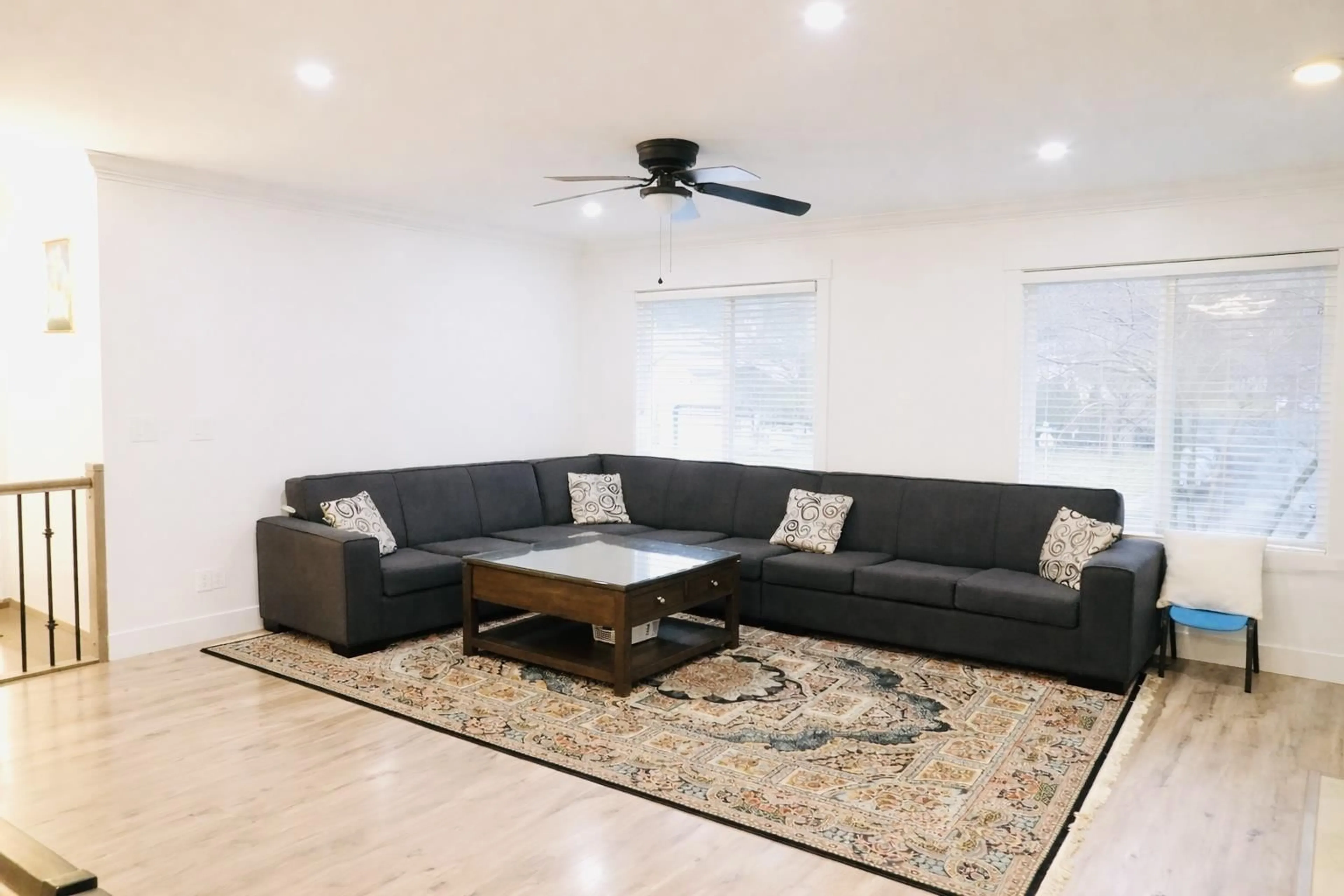 Living room with furniture, unknown for 2904 CROSSLEY DRIVE, Abbotsford British Columbia V2T5G8