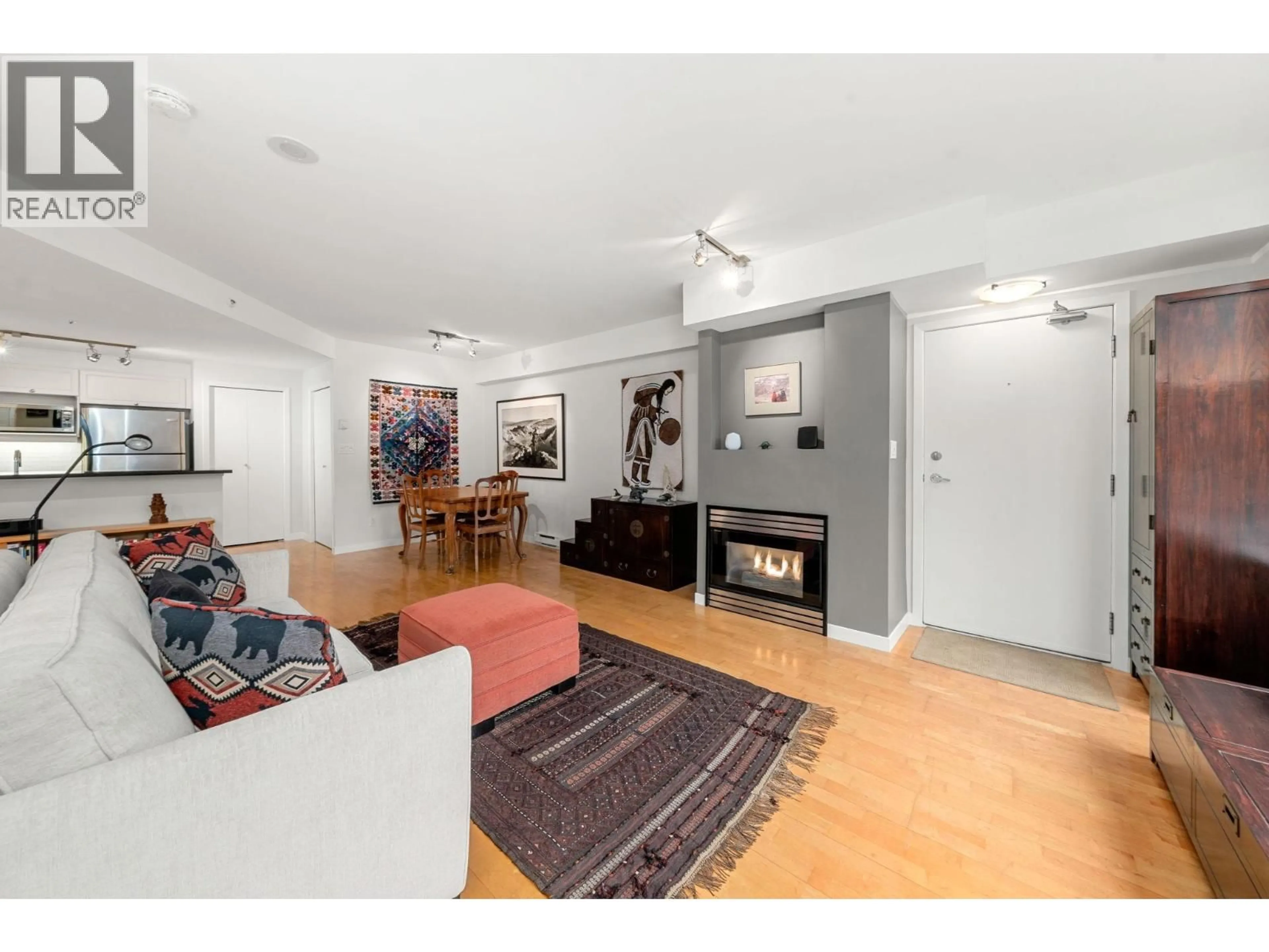 Unknown for 1878 YORK AVENUE, Vancouver British Columbia V6J5A7