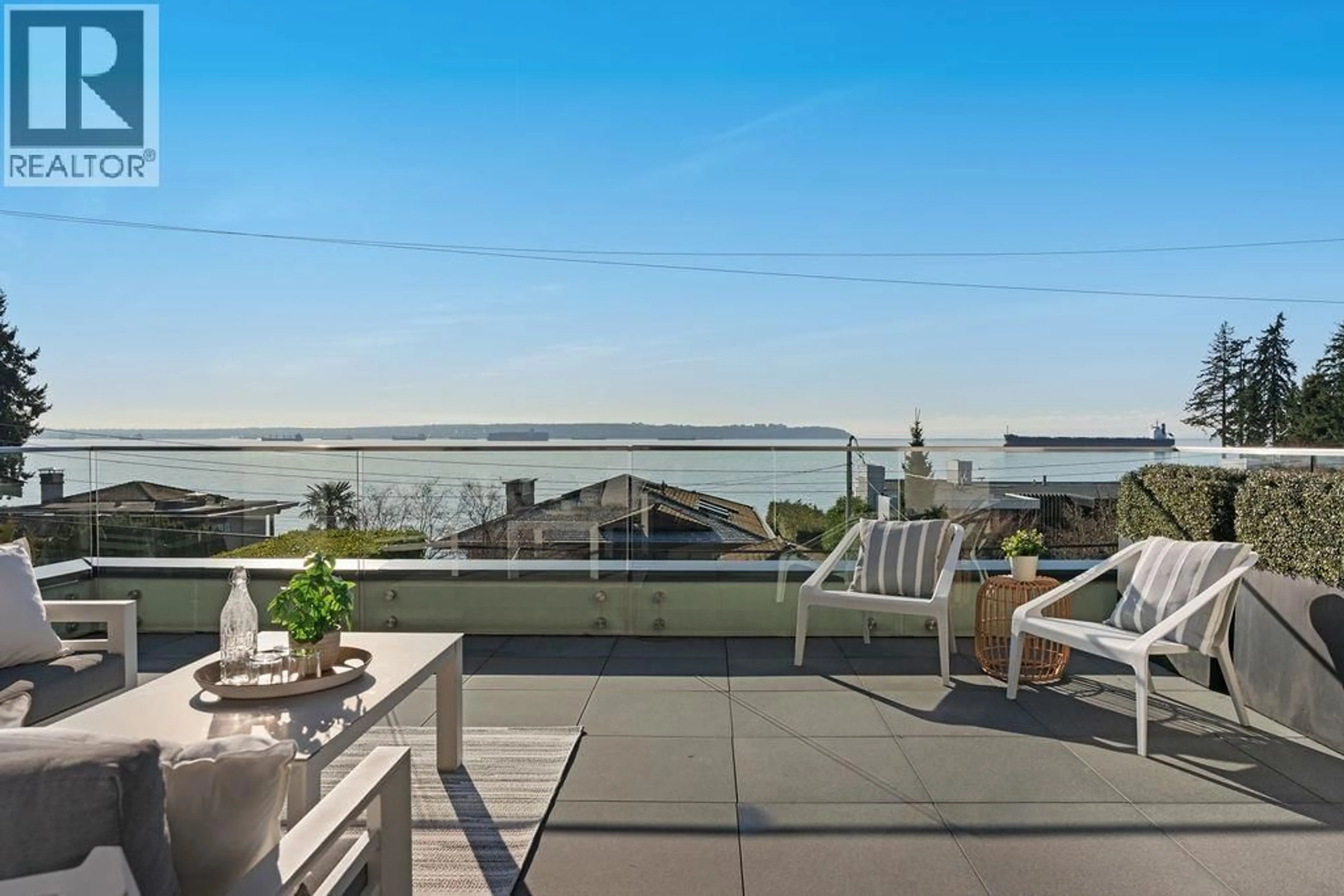 Patio, water/lake/river/ocean view for 3373 RADCLIFFE AVENUE, West Vancouver British Columbia V7V1G7