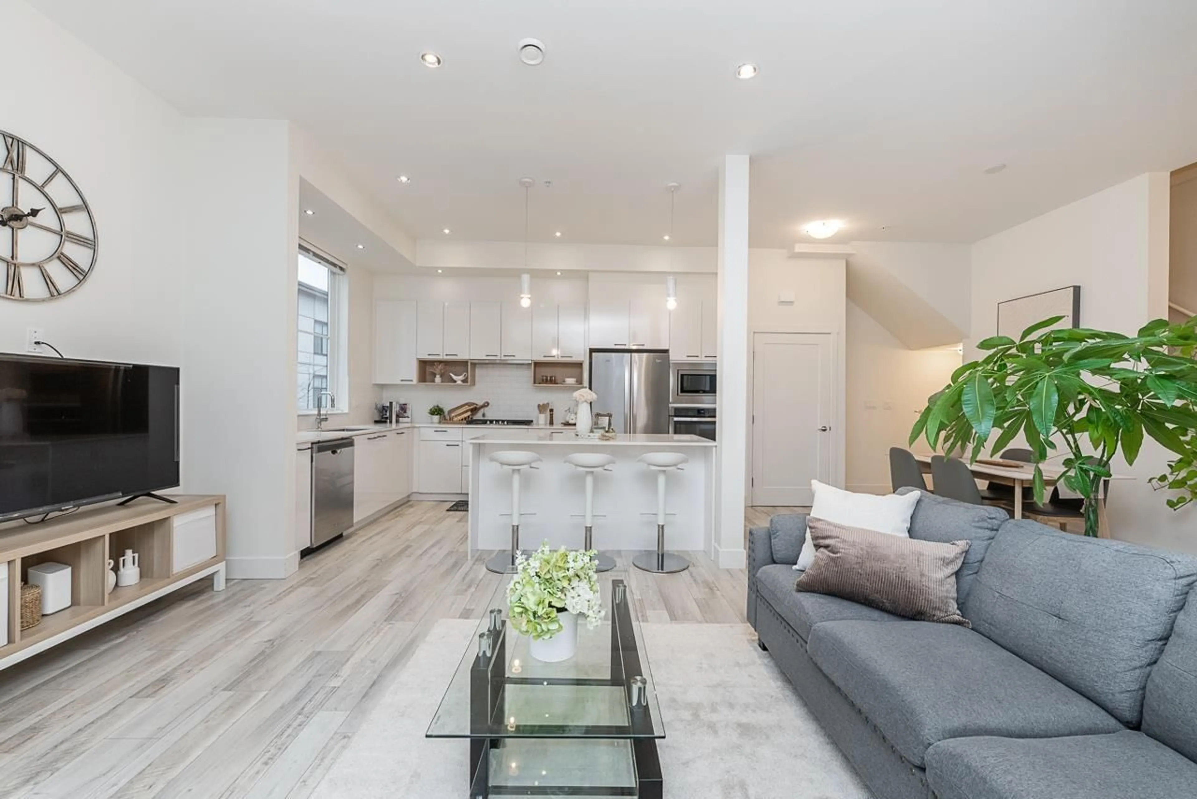 Open concept kitchen, unknown for 15 - 20852 78B AVENUE, Langley British Columbia V2Y0X6