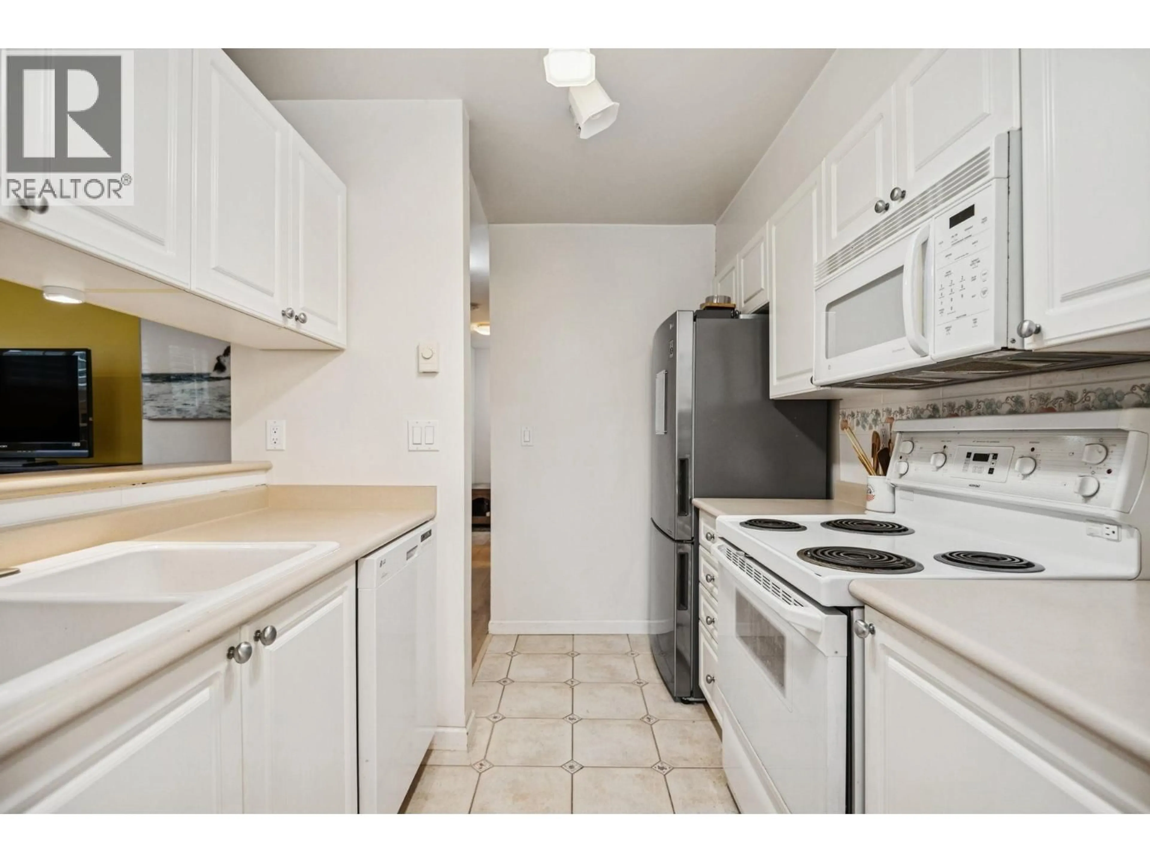 Standard kitchen, unknown for 206 - 2490 2ND AVENUE, Vancouver British Columbia V6K1J6