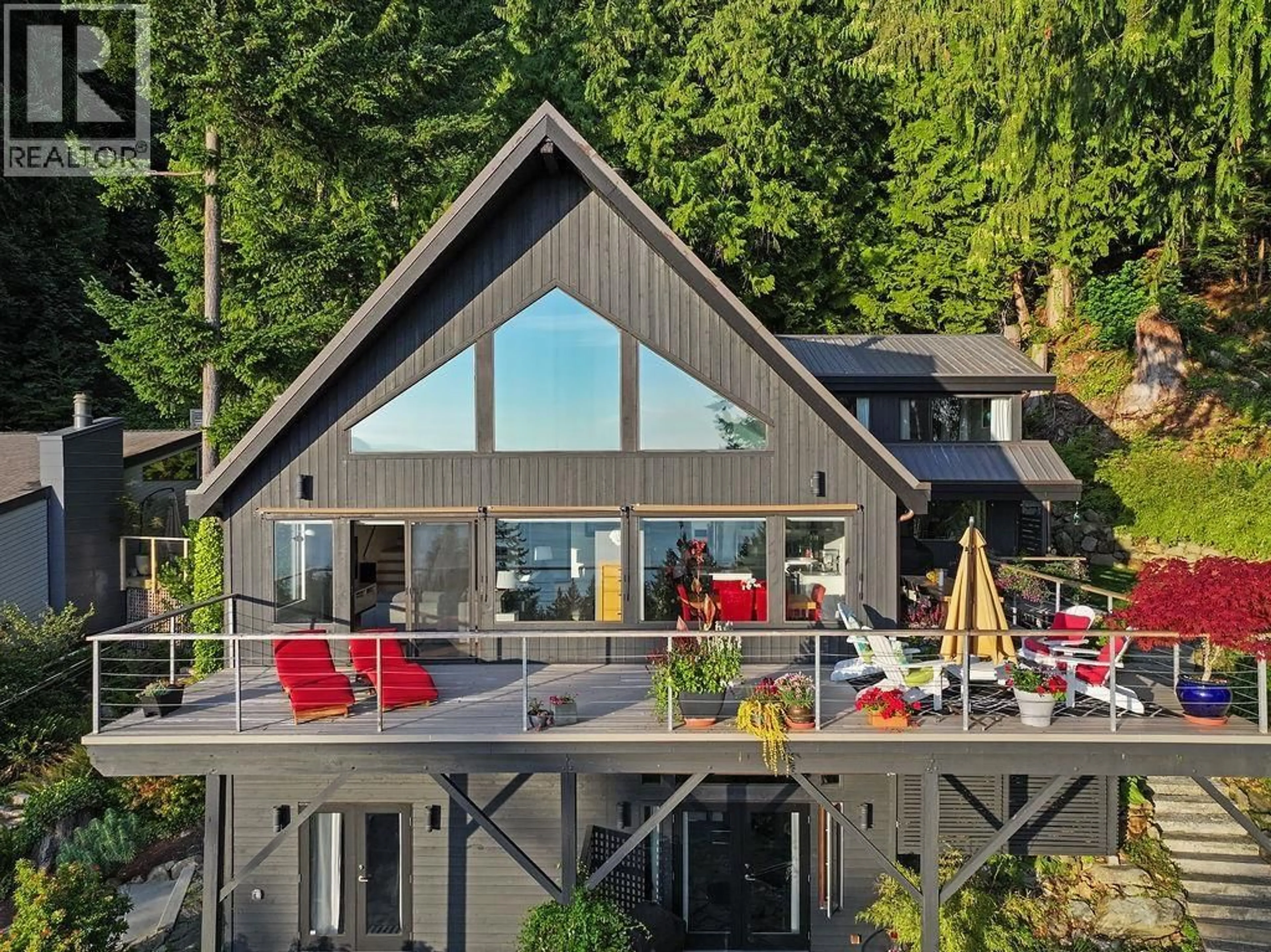 Home with vinyl exterior material, mountain view for 485 TIMBERTOP DRIVE, Lions Bay British Columbia V0N2E0