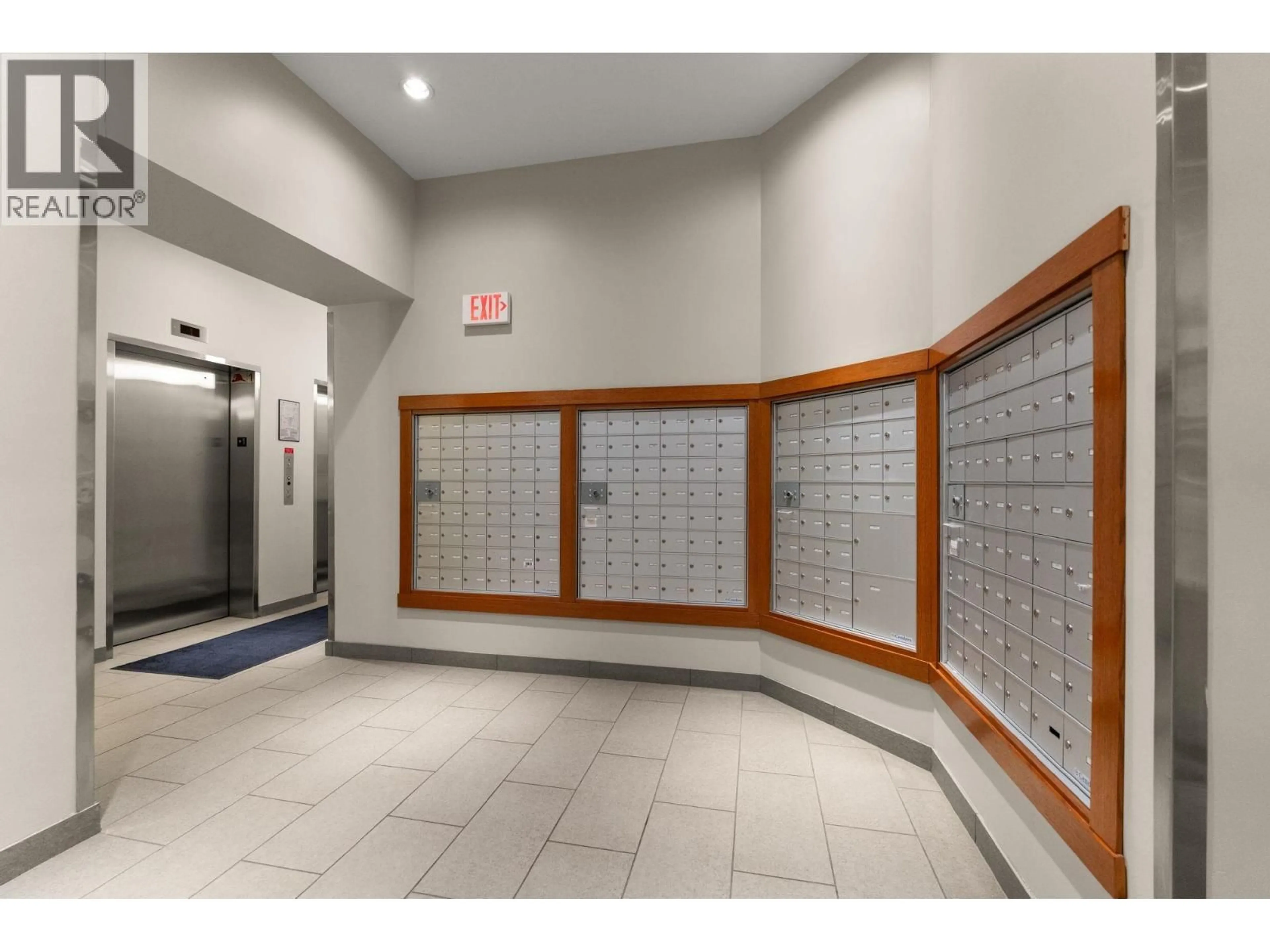 Indoor foyer for 1908 - 14 BEGBIE STREET, New Westminster British Columbia V3M0C4