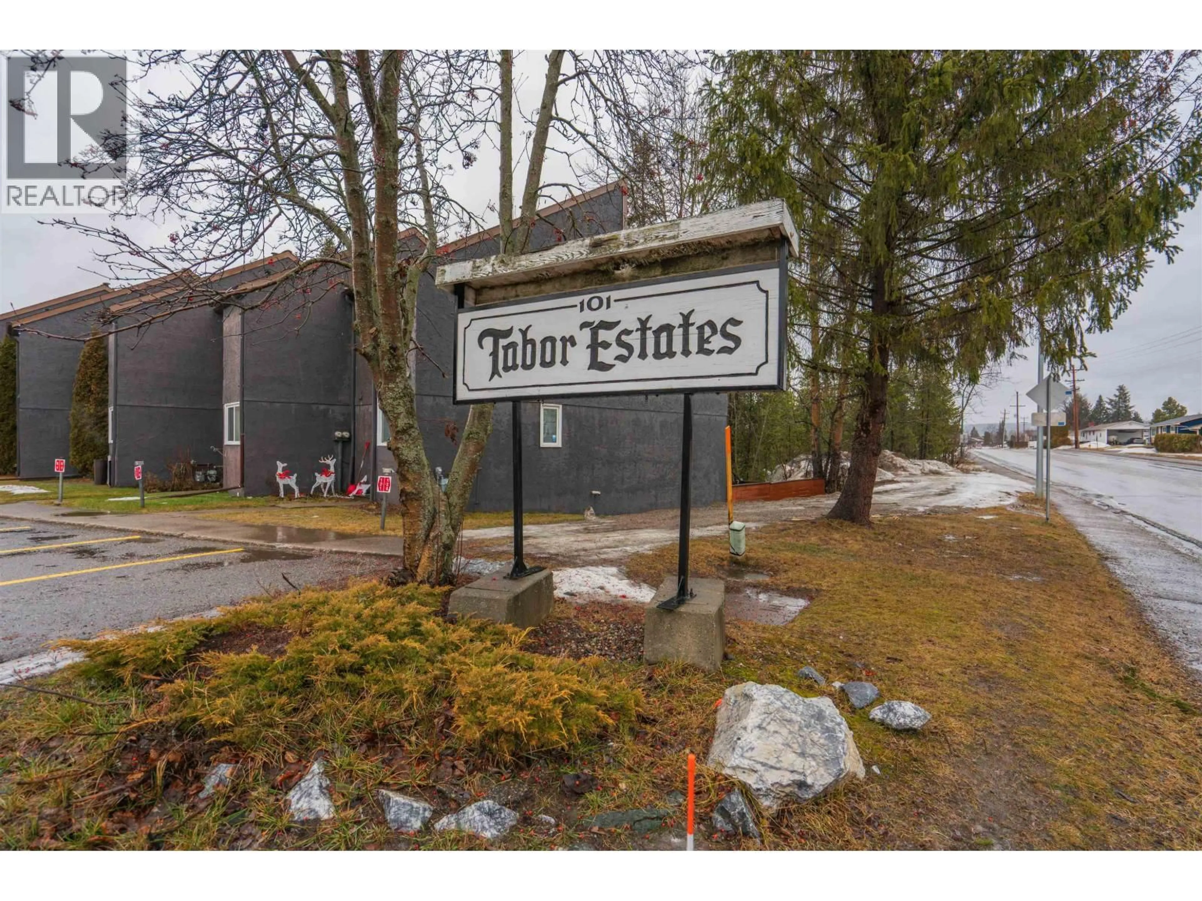 Indoor foyer for 125 - 101 TABOR BOULEVARD, Prince George British Columbia V2M6Y1