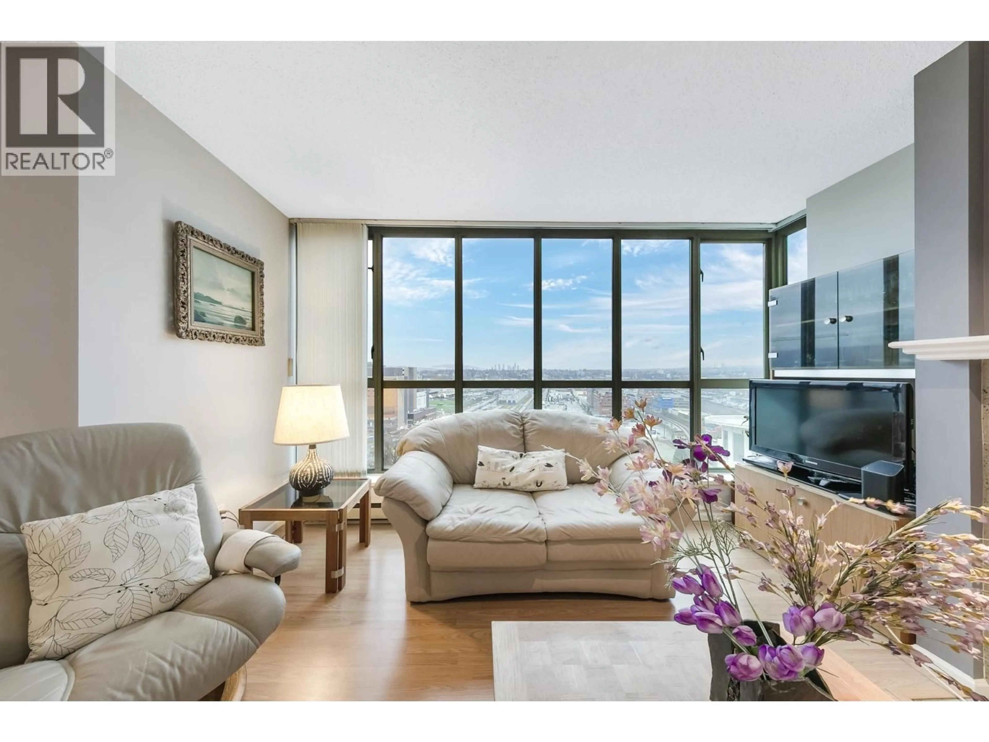 Living room with furniture, unknown for 1904 - 1188 QUEBEC STREET, Vancouver British Columbia V6A4B3