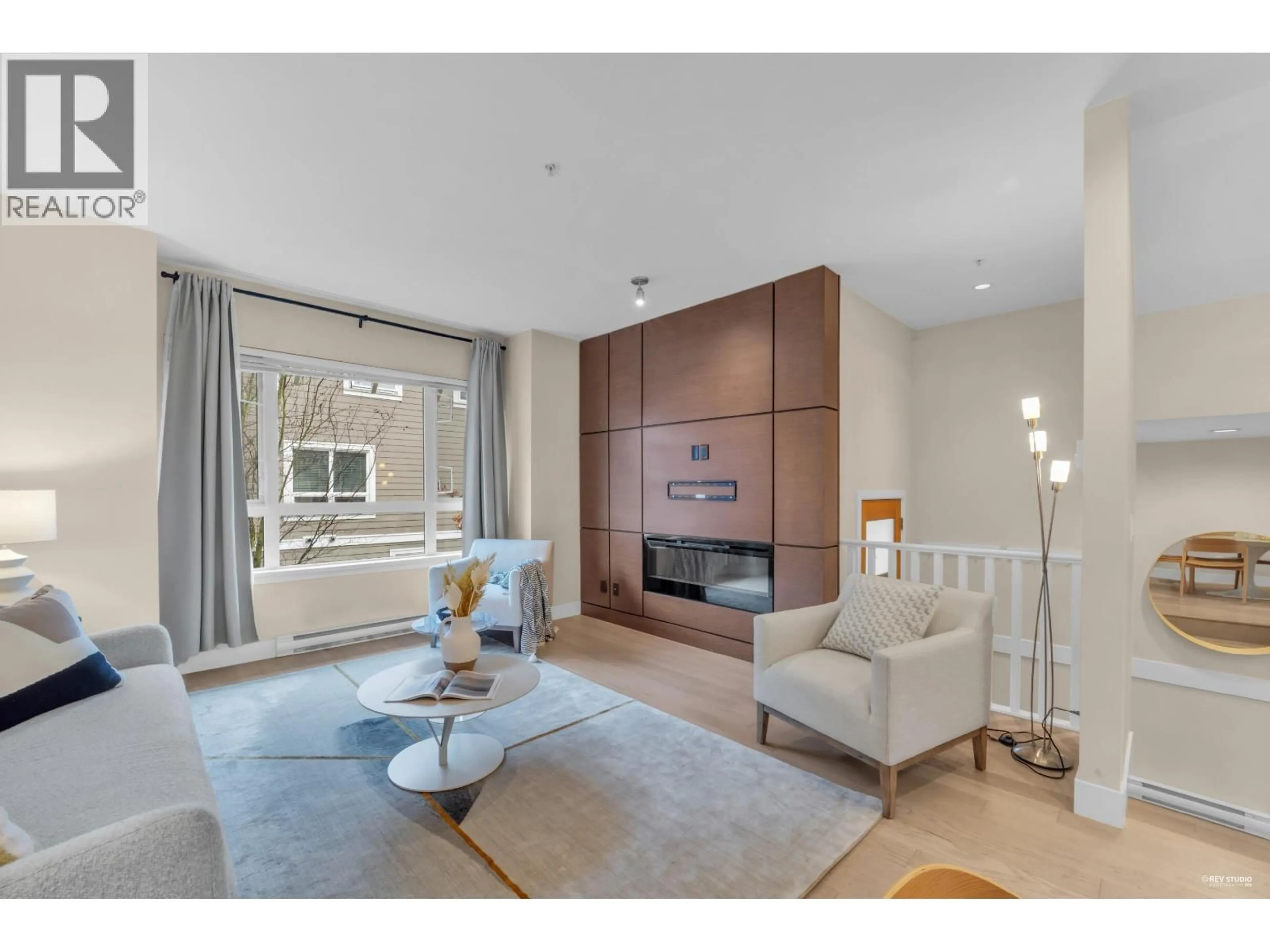 Living room with furniture, unknown for 1 - 258 CAMATA STREET, New Westminster British Columbia V3M0H8