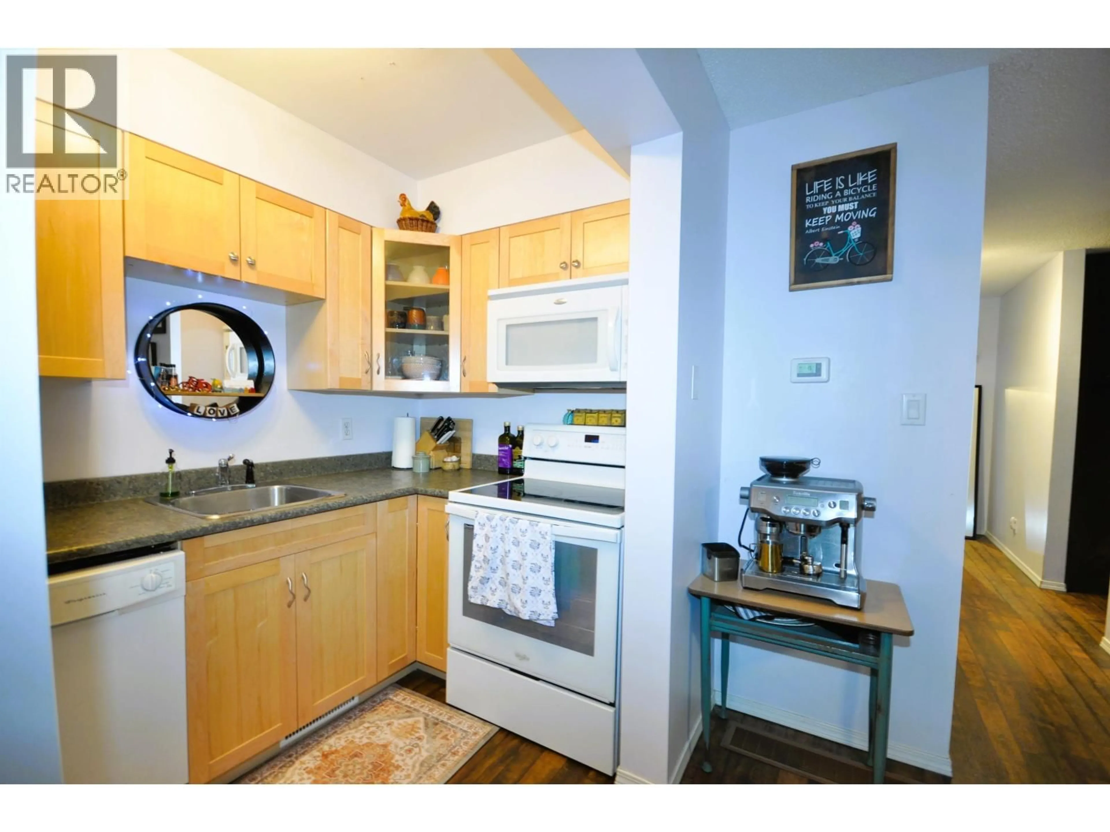 Standard kitchen, wood/laminate floor for 44 - 800 2ND AVENUE, Williams Lake British Columbia V2G4C4