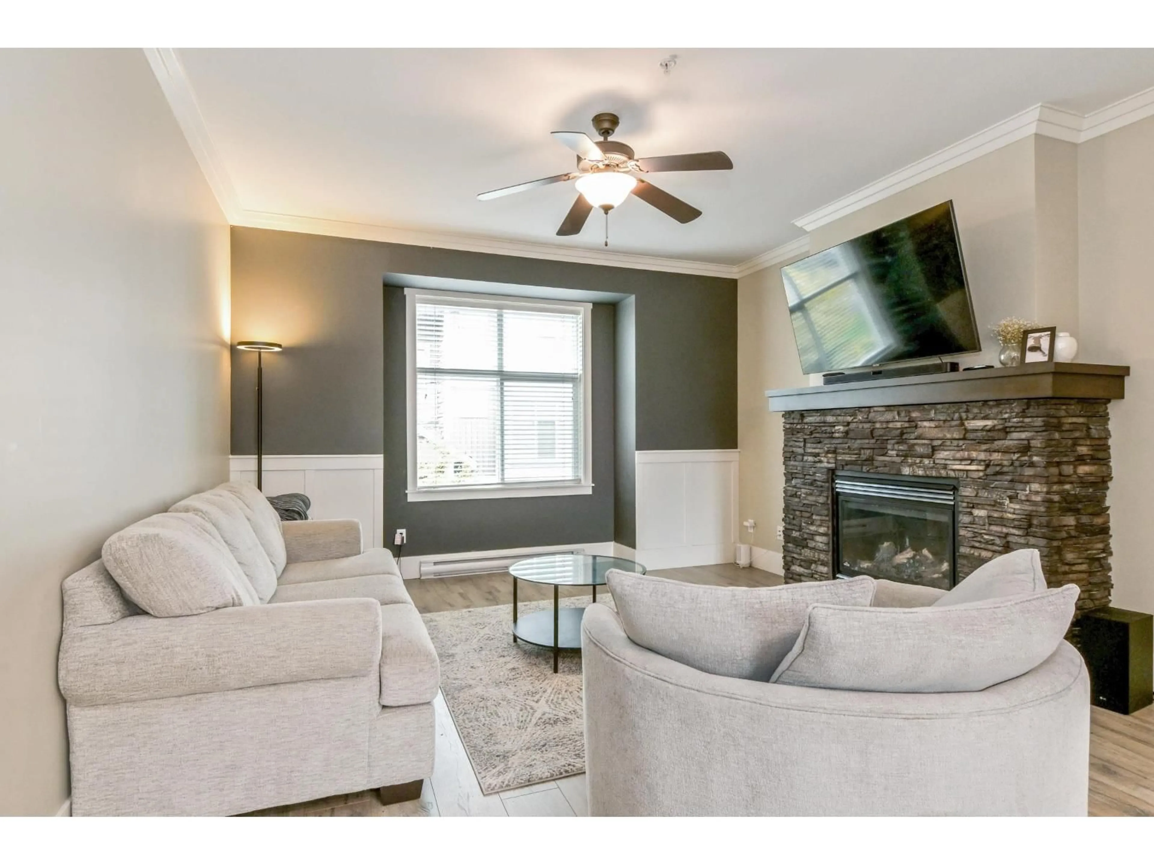 Living room with furniture, unknown for 5 - 9270 BROADWAY STREET, Chilliwack British Columbia V2P0E5