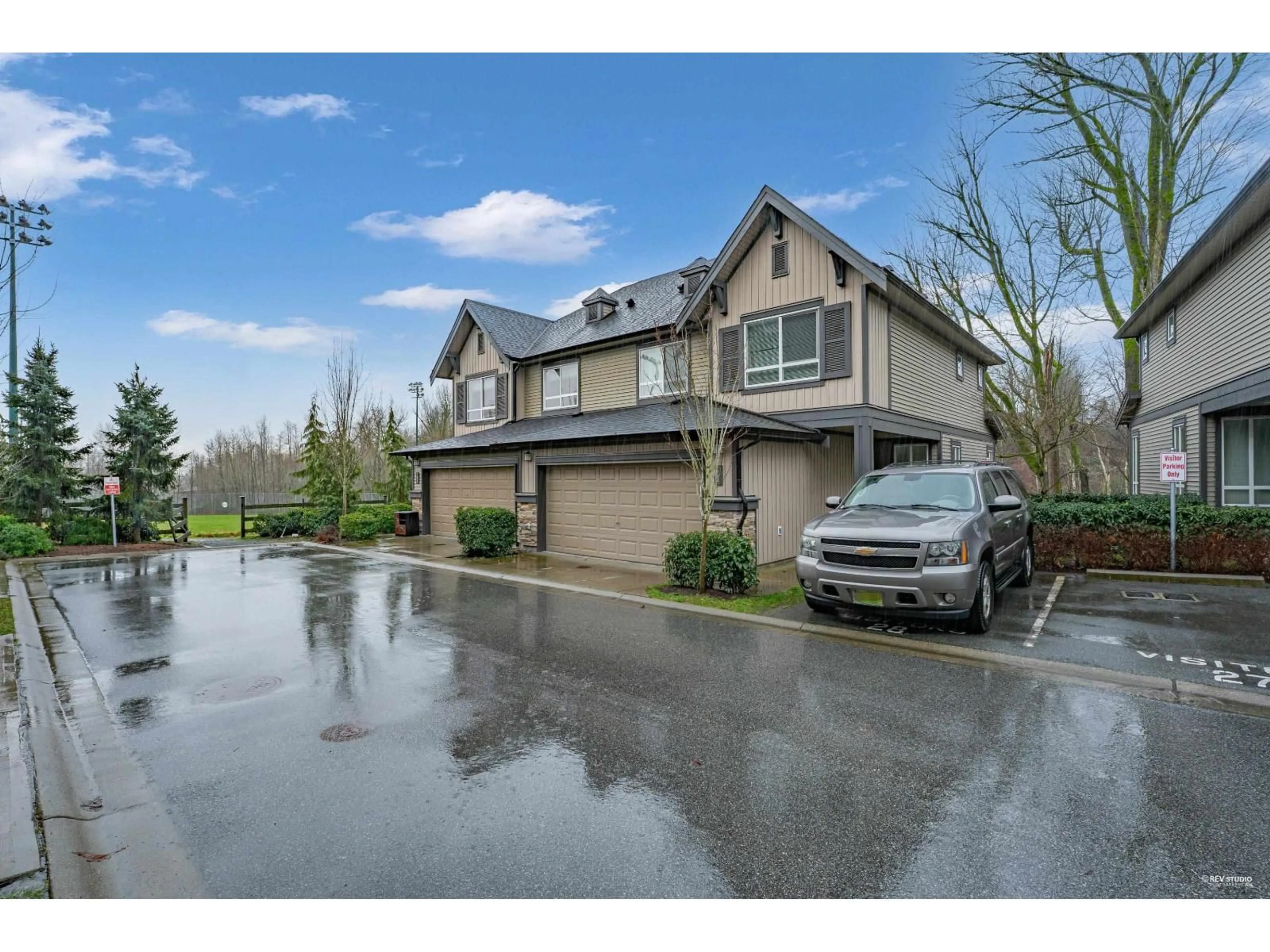 A pic from outside/outdoor area/front of a property/back of a property/a pic from drone, street for 195 - 30930 WESTRIDGE PLACE, Abbotsford British Columbia V2T0H6