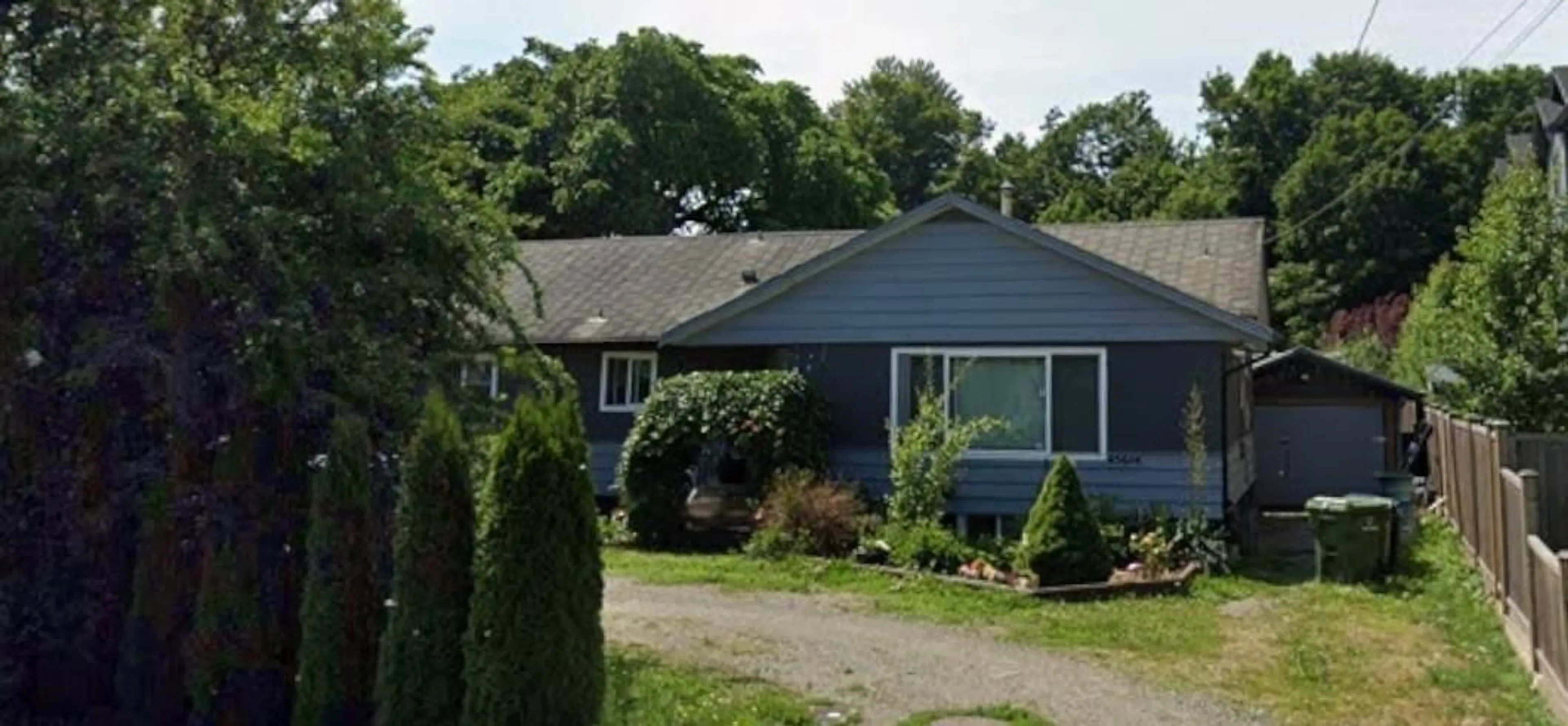 Home with vinyl exterior material, street for 45614 BERNARD AVENUE, Chilliwack British Columbia V2P1H8