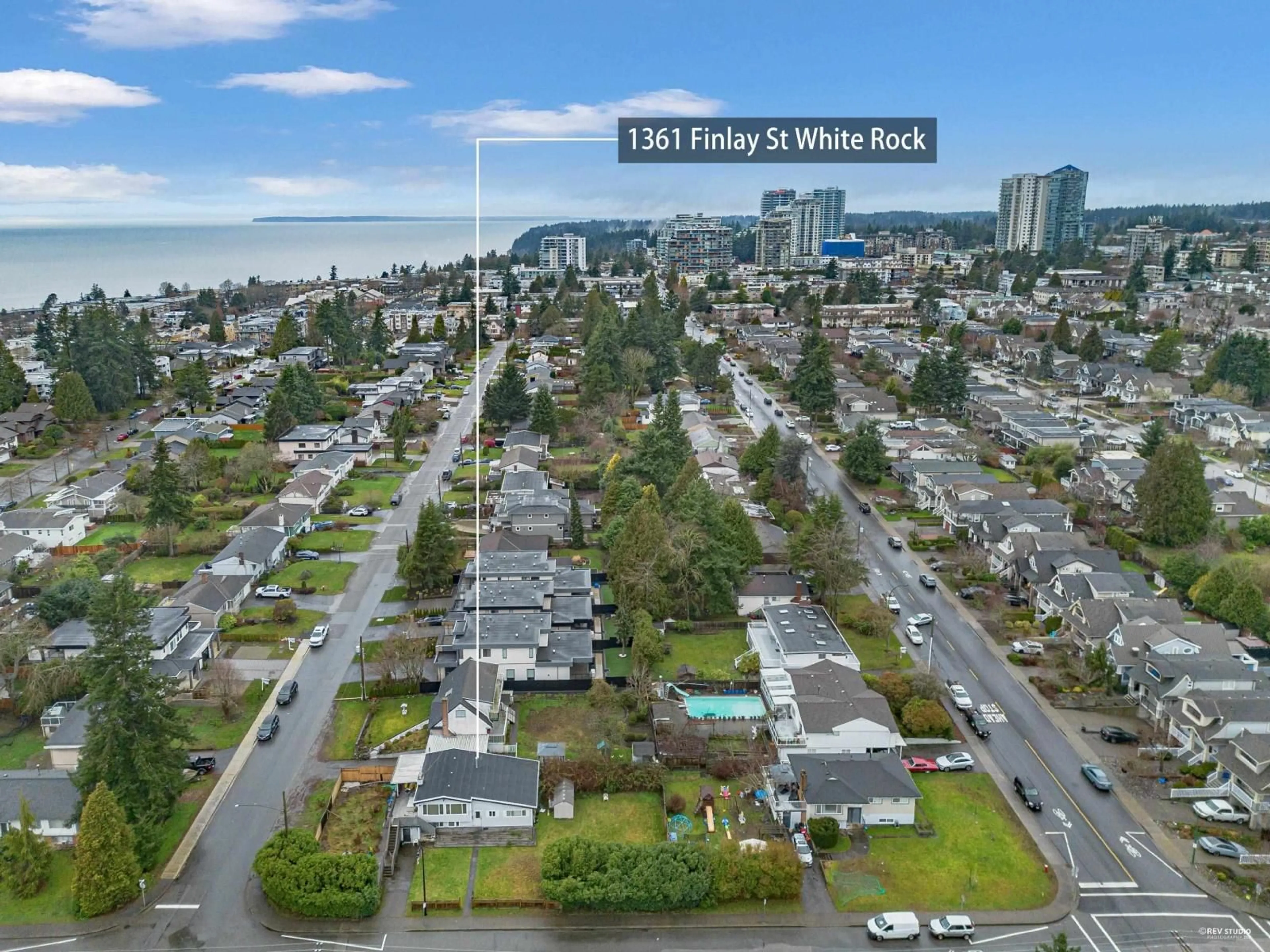 A pic from outside/outdoor area/front of a property/back of a property/a pic from drone, unknown for 1361 FINLAY STREET, White Rock British Columbia V4B4L4