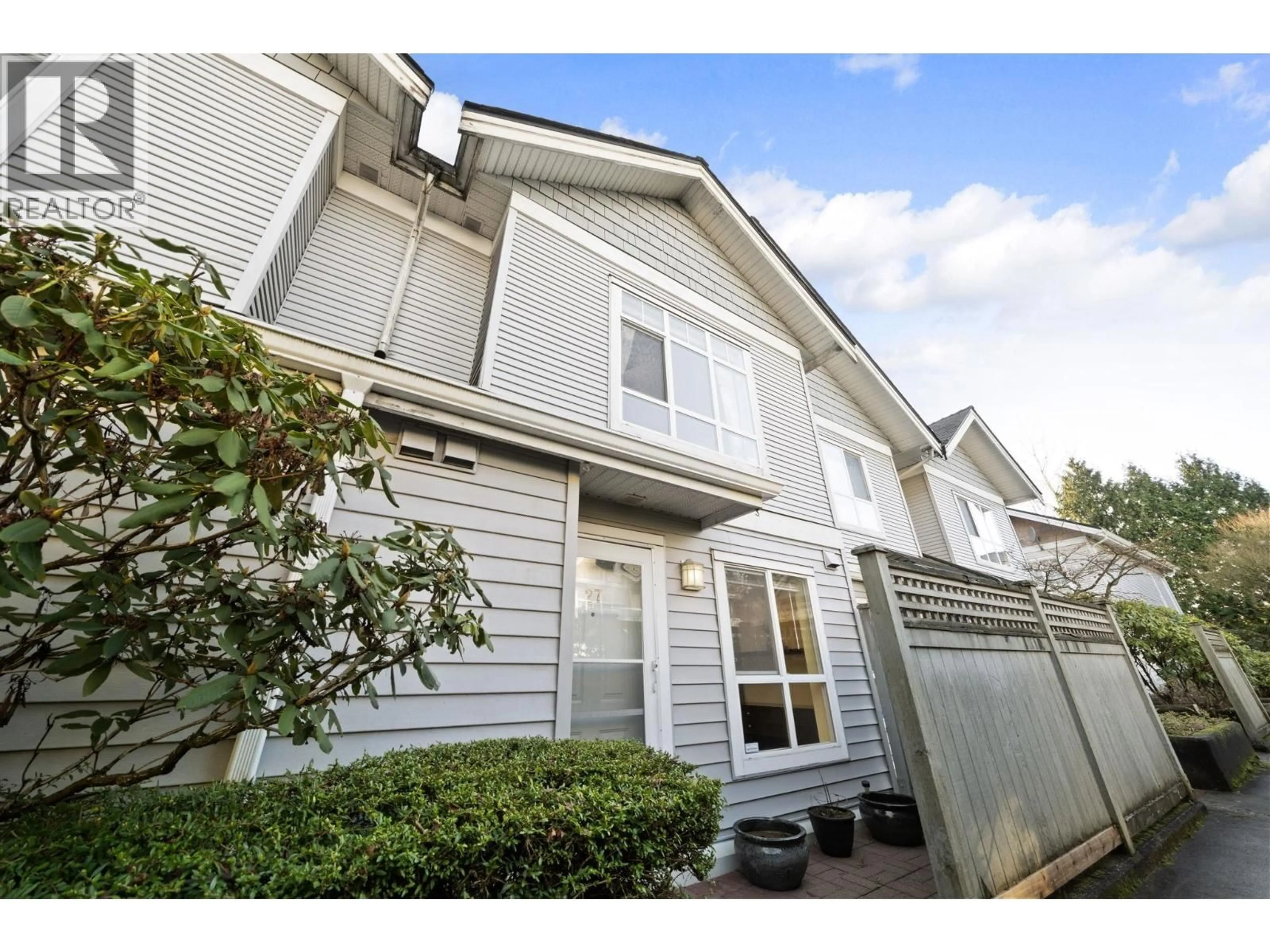 Home with vinyl exterior material, street for 27 - 6670 RUMBLE STREET, Burnaby British Columbia V5E4L4