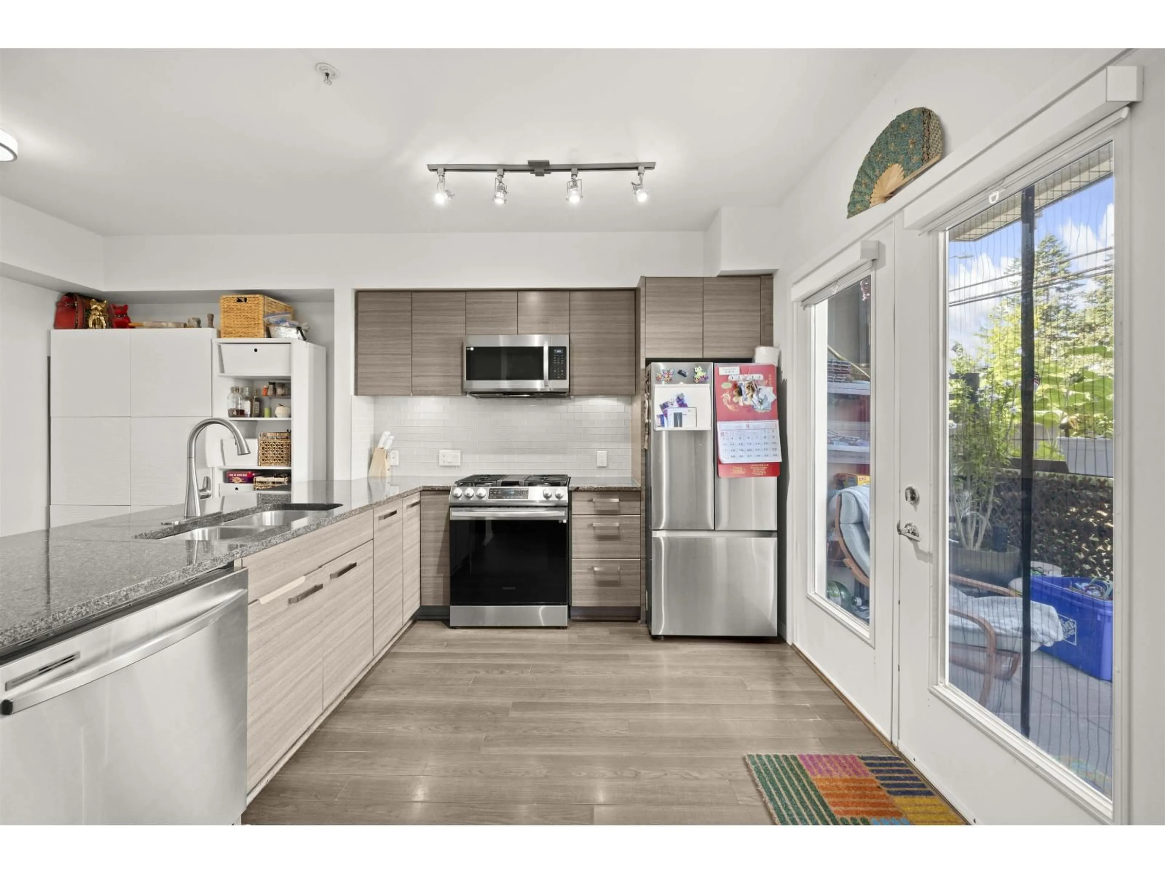 Open concept kitchen, unknown for 125 - 13228 OLD YALE ROAD, Surrey British Columbia V3T0K3