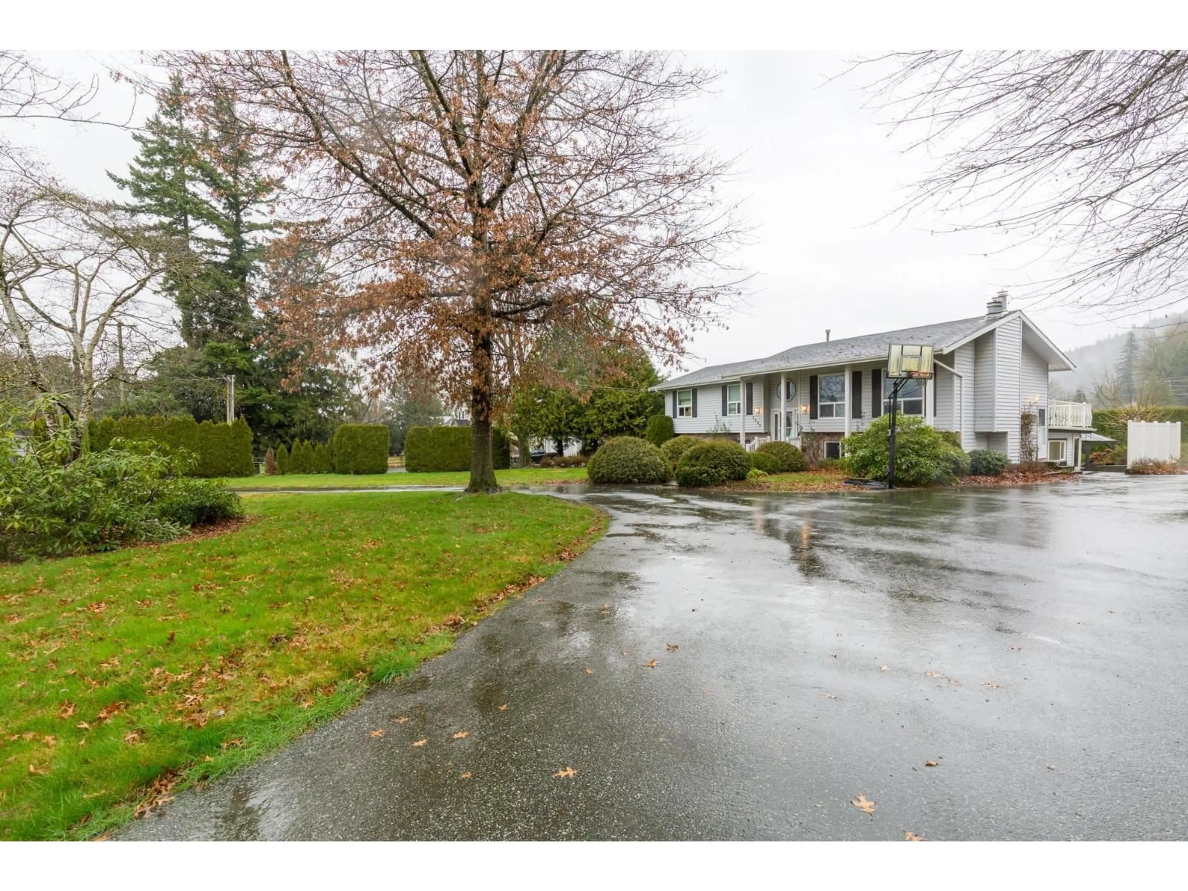 A pic from outside/outdoor area/front of a property/back of a property/a pic from drone, street for 3996 ECKERT STREET, Yarrow British Columbia V2R5J6