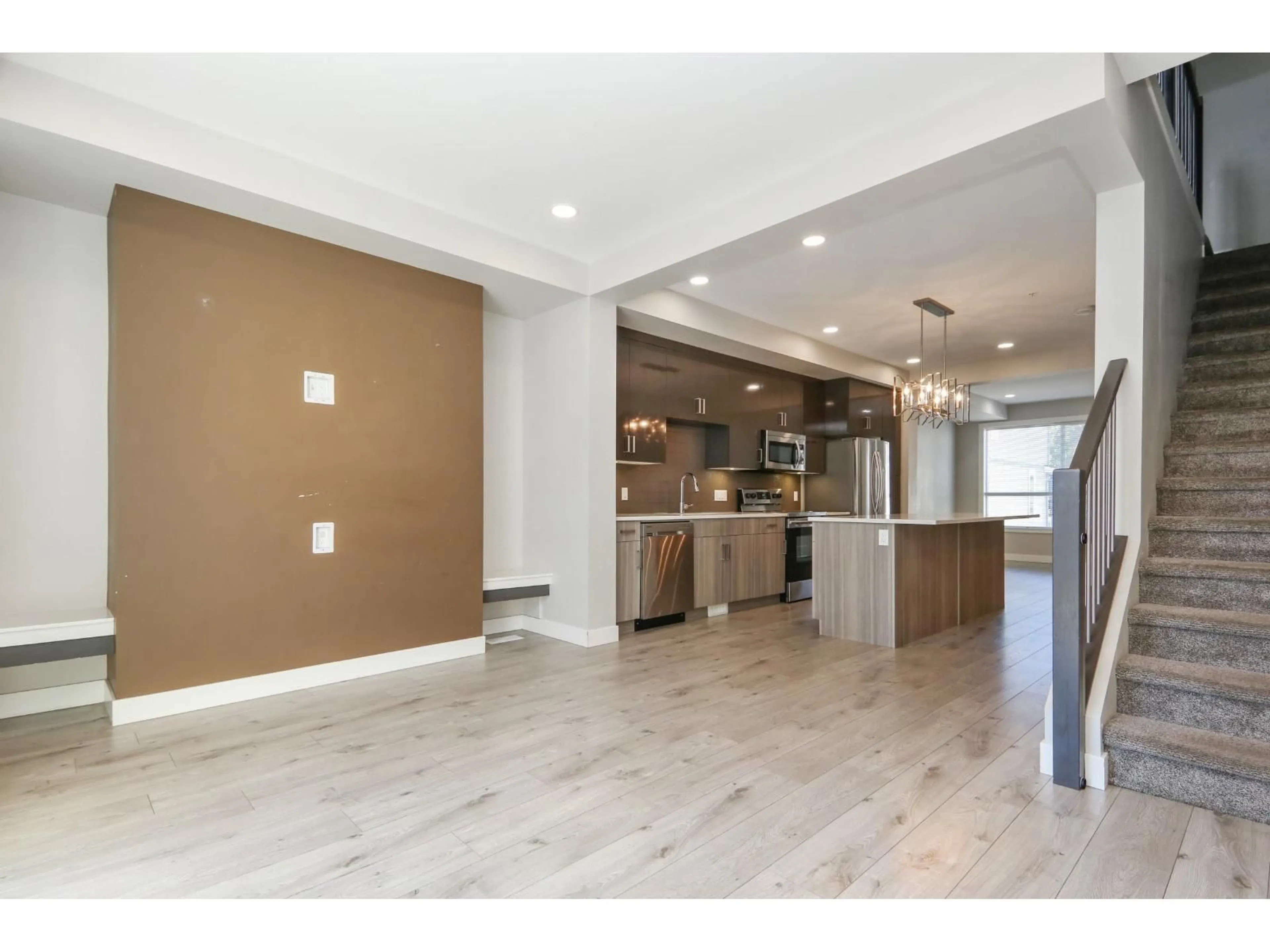 Open concept kitchen, wood/laminate floor for 74 - 8413 MIDTOWN WAY, Chilliwack British Columbia V2P0G7