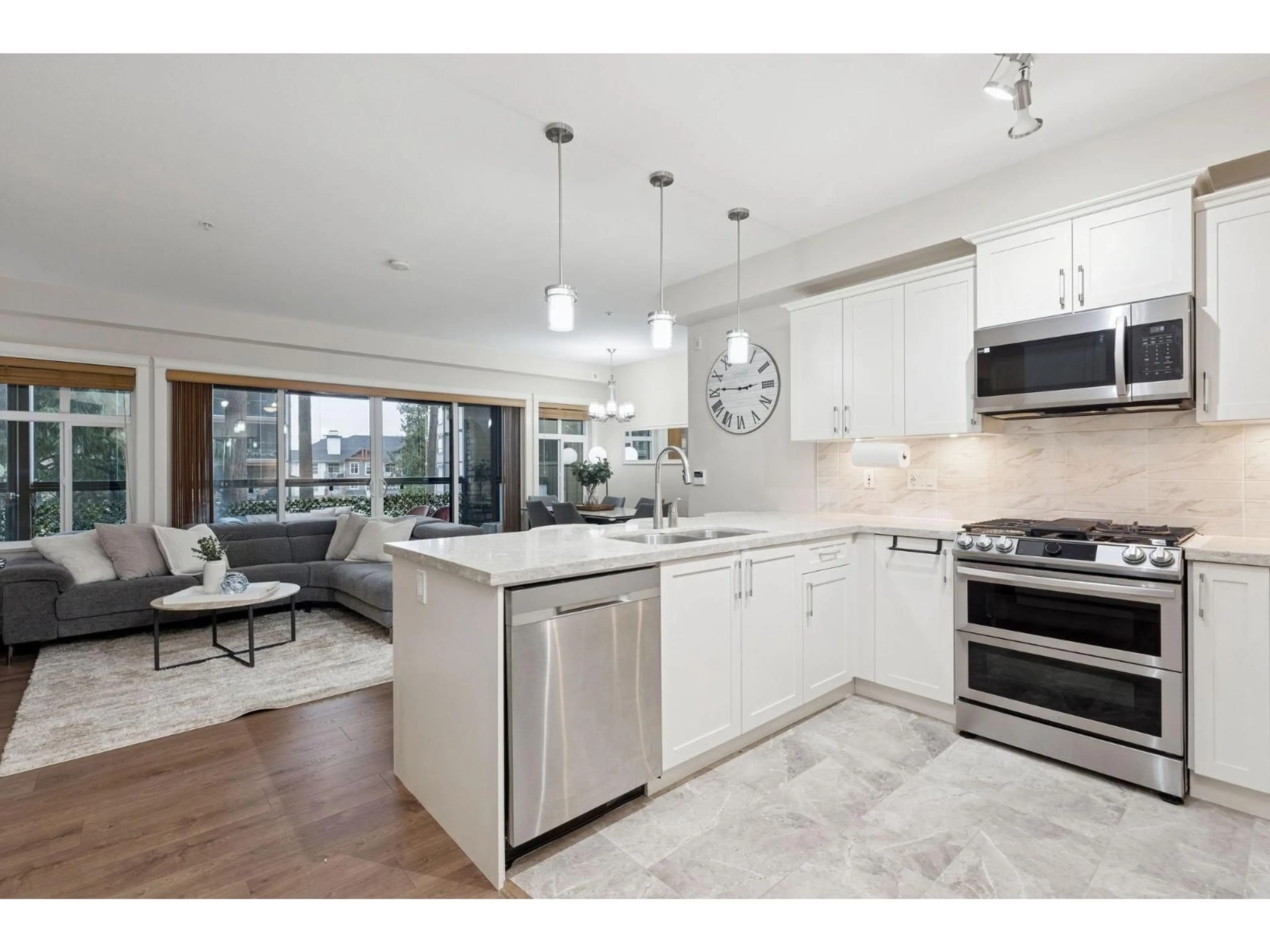Open concept kitchen, ceramic/tile floor for 209 - 3535 146A STREET, Surrey British Columbia V4P0H2