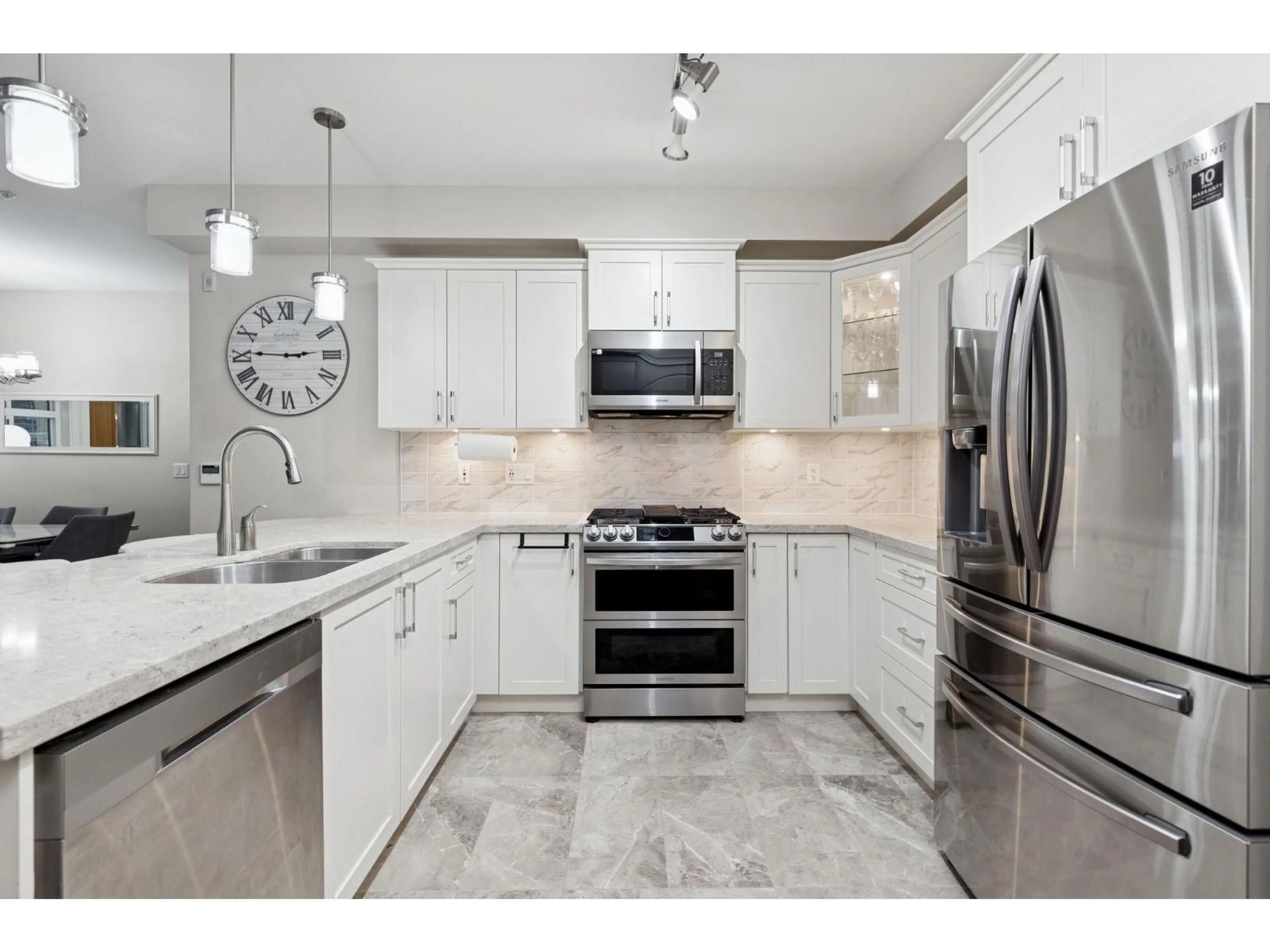 Open concept kitchen, ceramic/tile floor for 209 - 3535 146A STREET, Surrey British Columbia V4P0H2