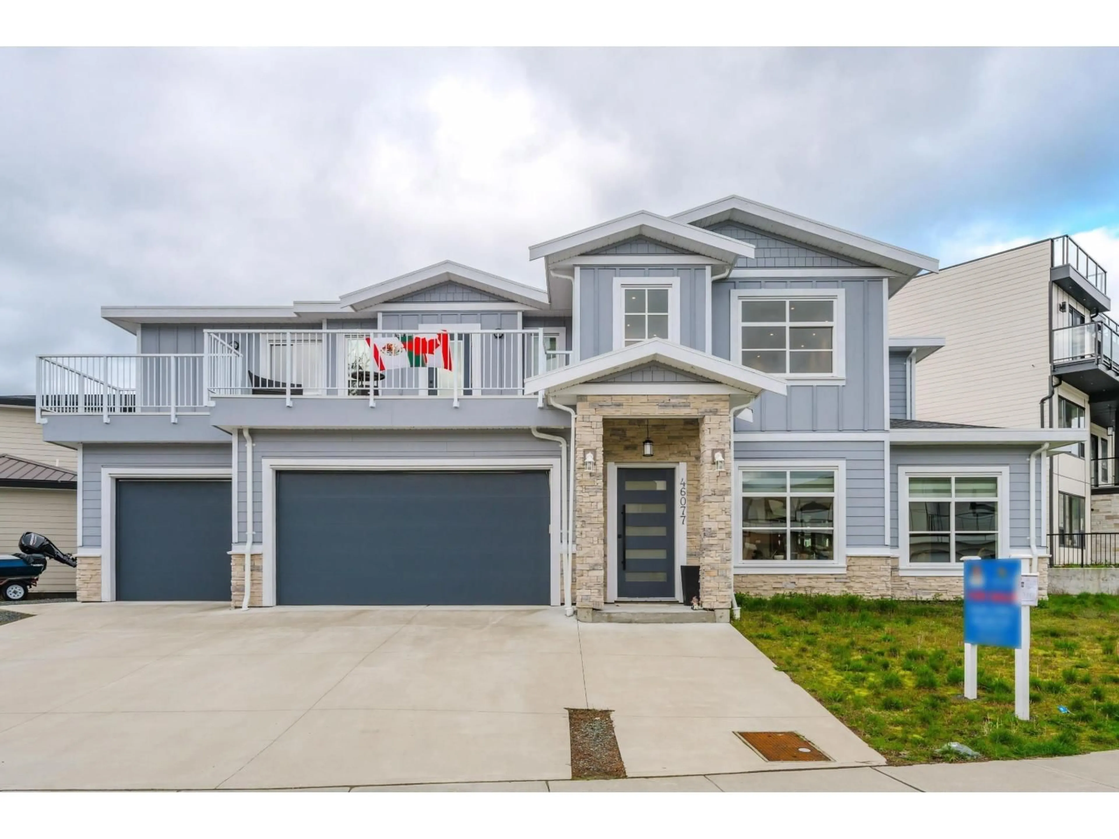 Home with vinyl exterior material, street for 46077 CRESTVIEW DRIVE, Chilliwack British Columbia V2R6G4