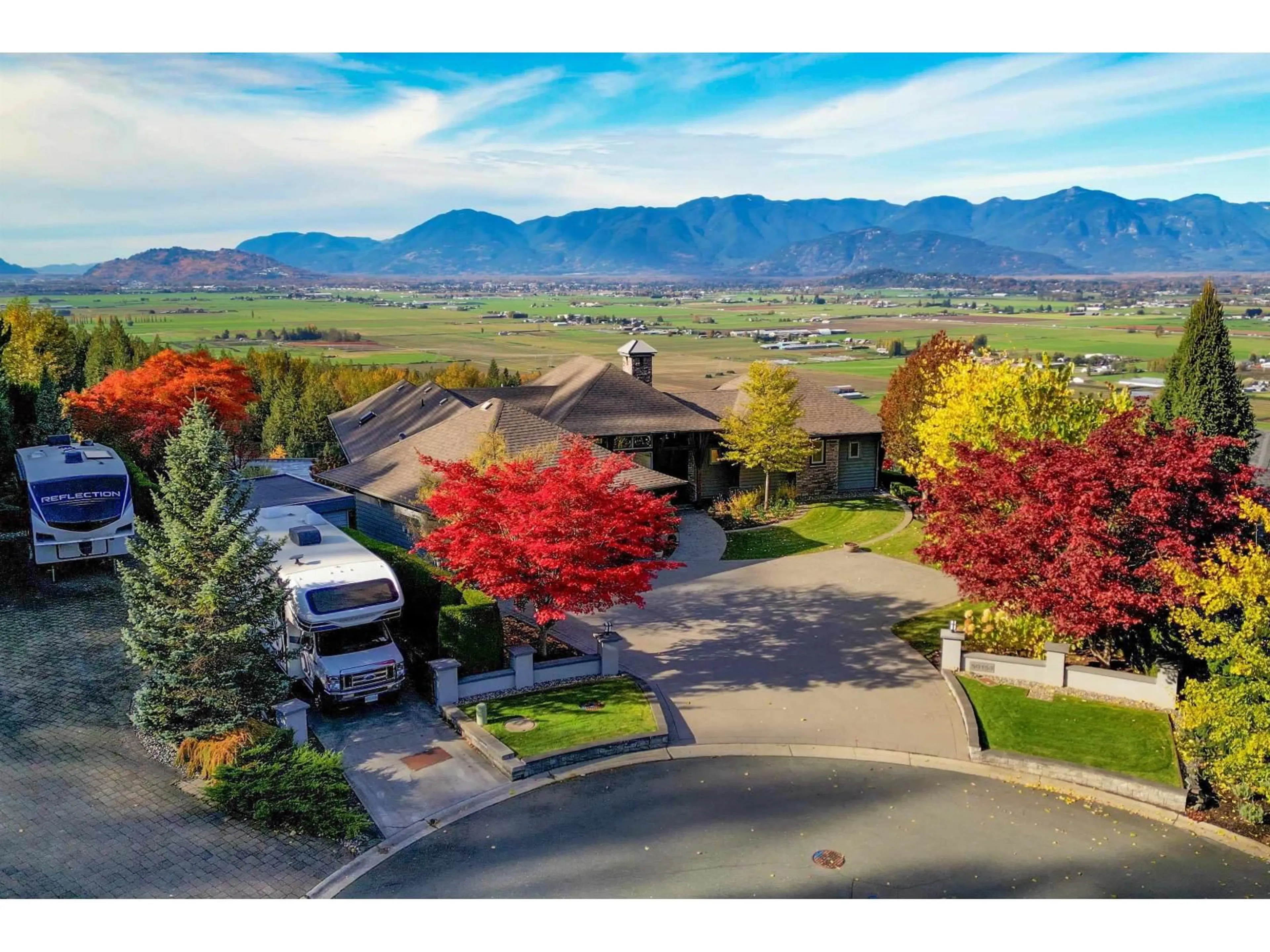 A pic from outside/outdoor area/front of a property/back of a property/a pic from drone, mountain view for 50153 MT ARCHIBALD PLACE, Chilliwack British Columbia V4Z0A4