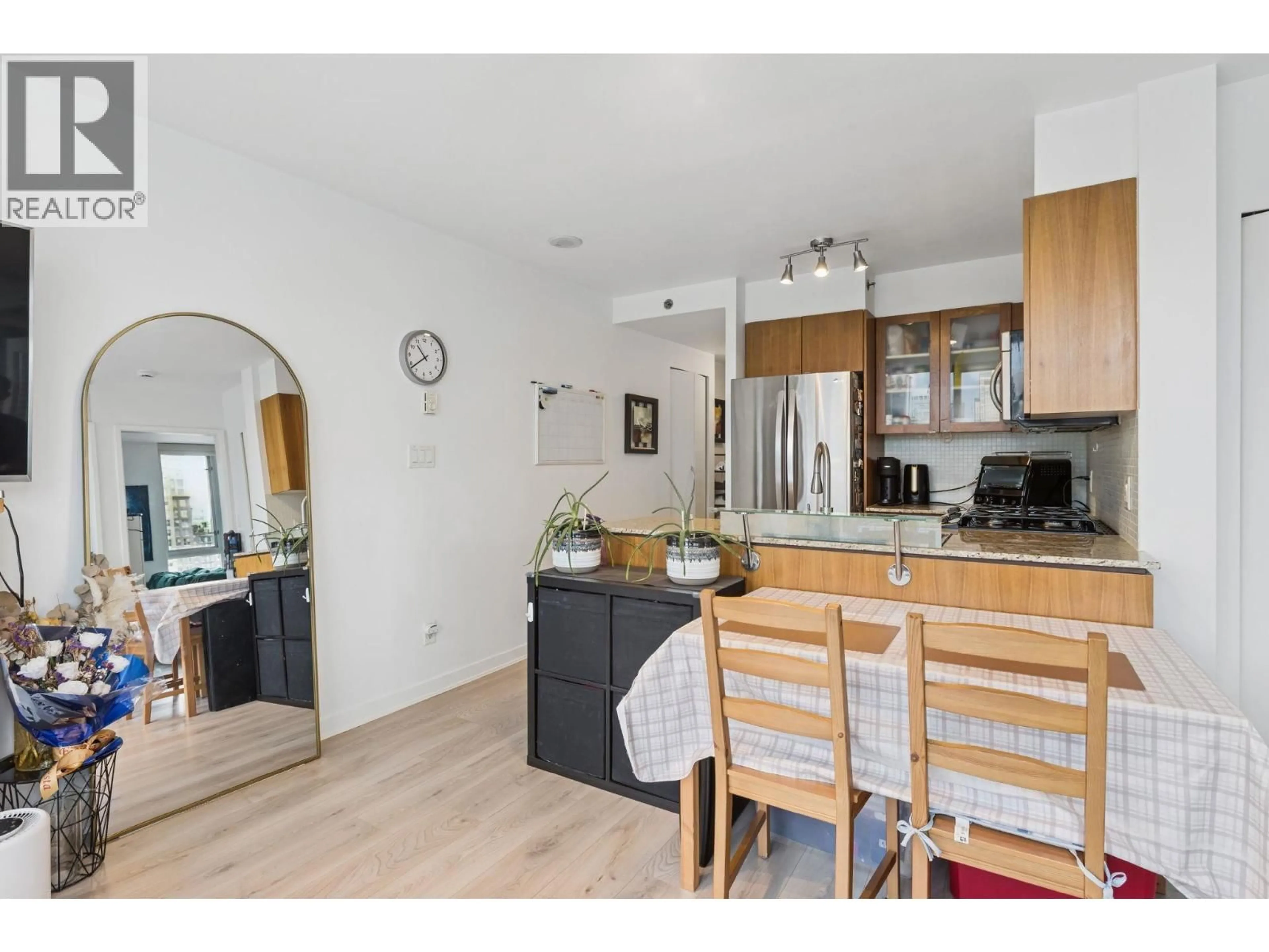 Open concept kitchen, unknown for 1101 - 822 SEYMOUR STREET, Vancouver British Columbia V6B1L7