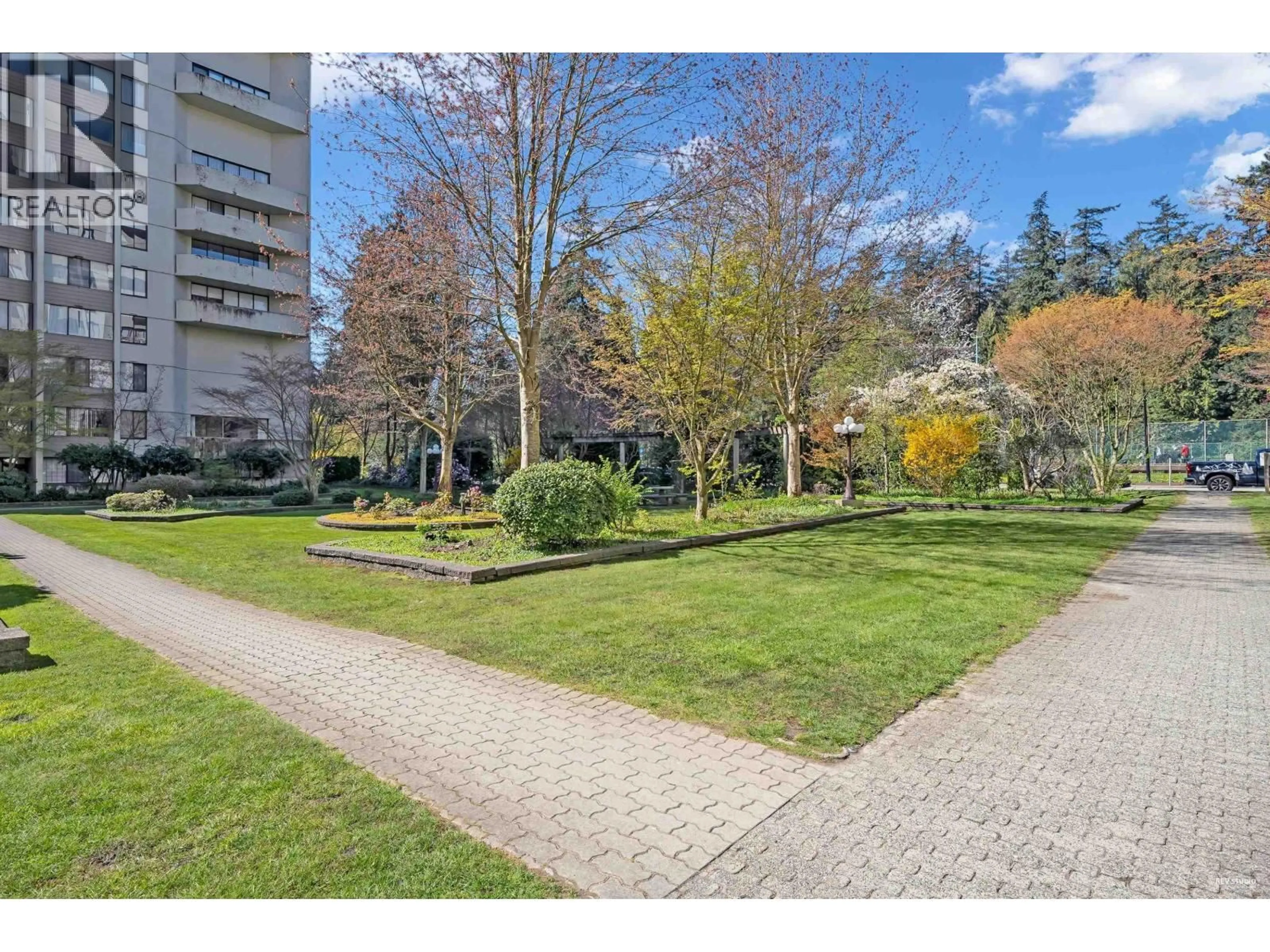 Patio, street for 1508 - 4300 MAYBERRY STREET, Burnaby British Columbia V5H4A4