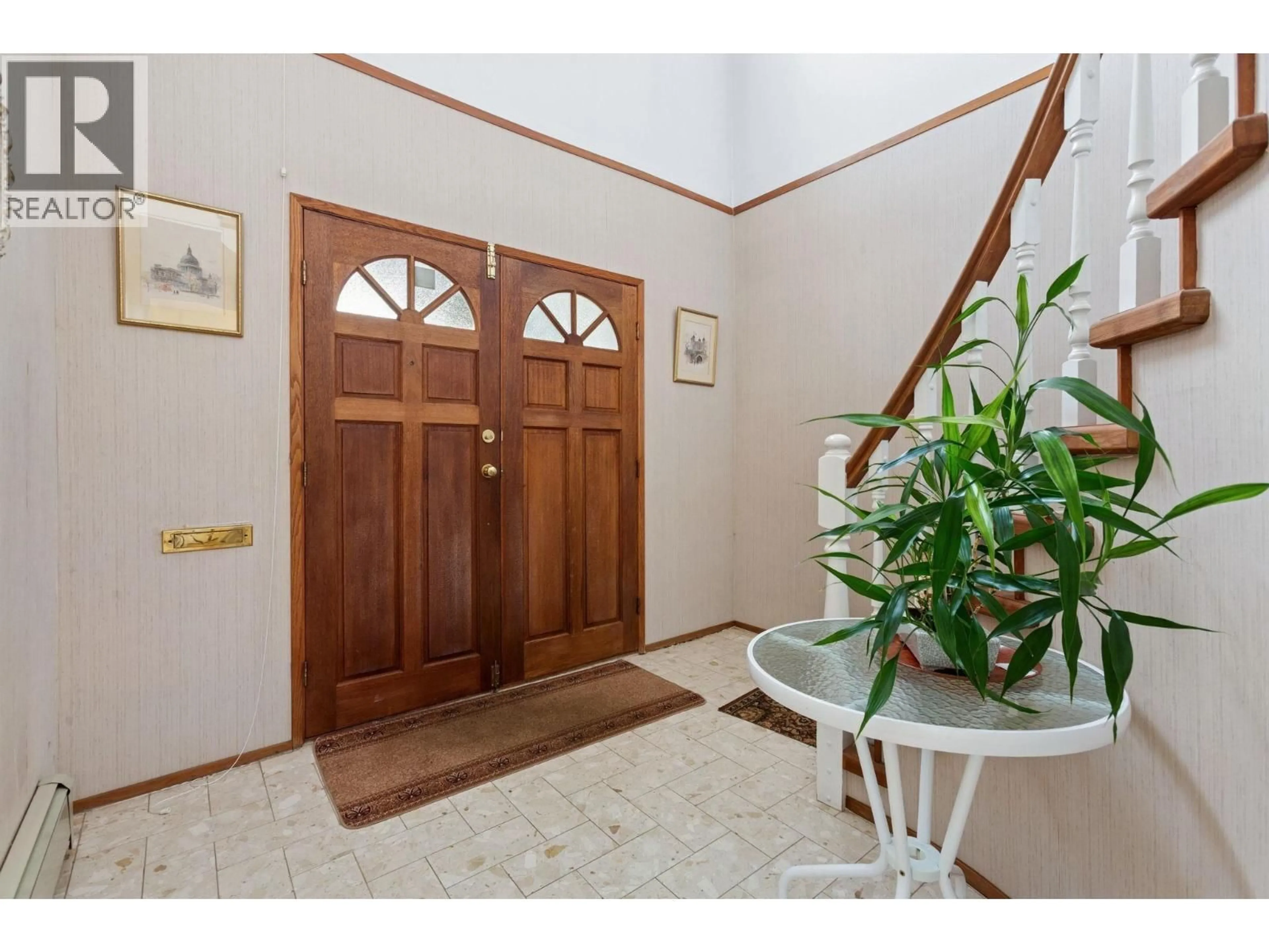 Indoor foyer for 729 62ND AVENUE, Vancouver British Columbia V6P2E1