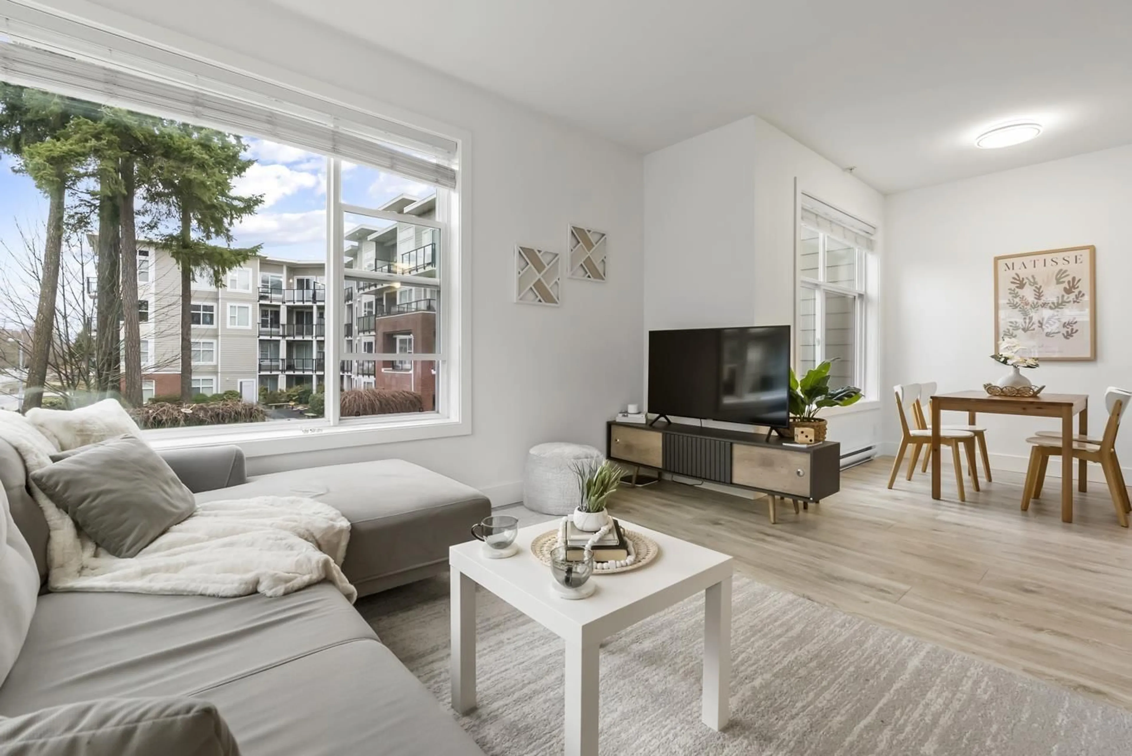 Living room with furniture, unknown for 221 - 15956 86A AVENUE, Surrey British Columbia V4N6N8