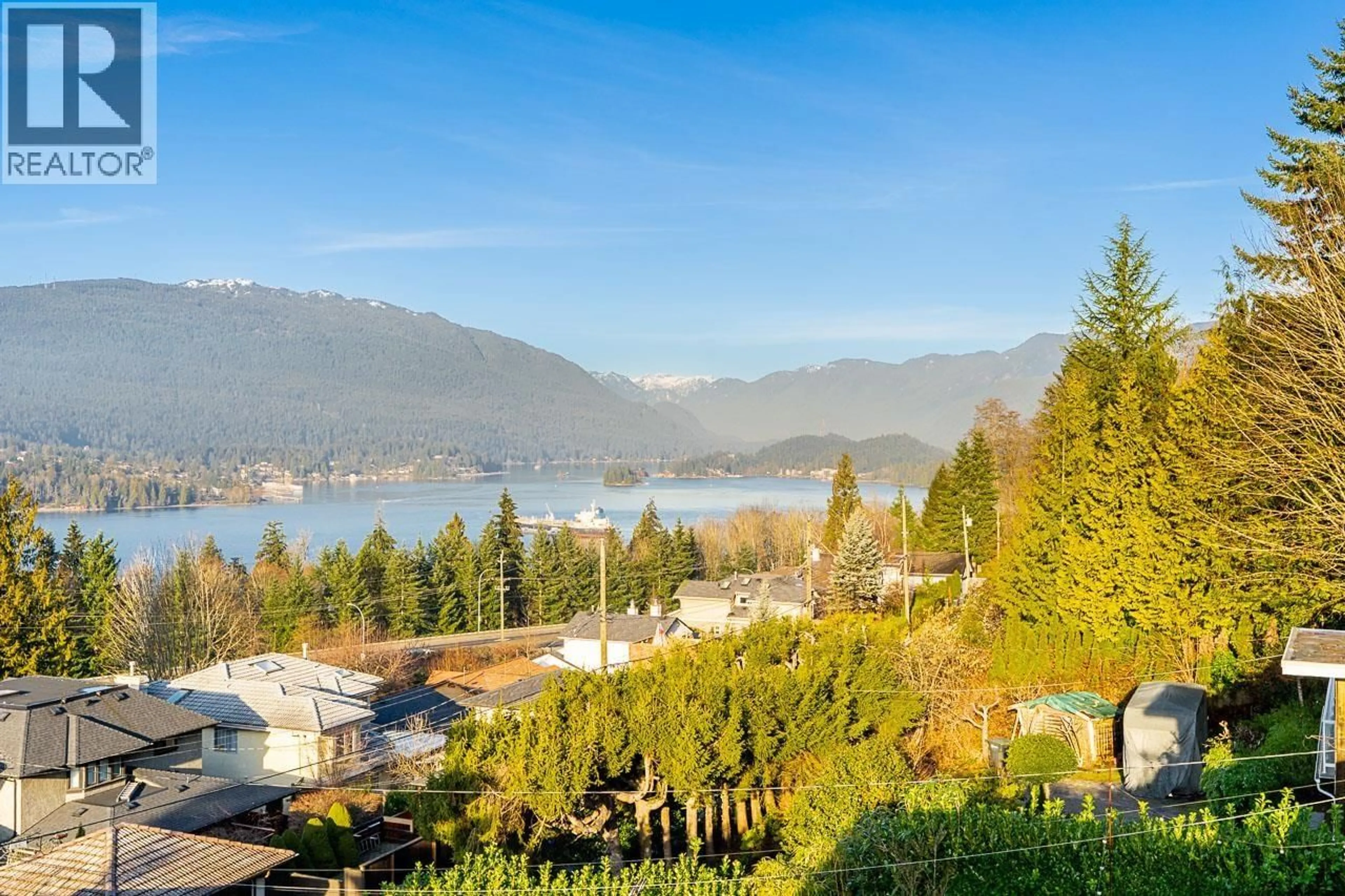 A pic from outside/outdoor area/front of a property/back of a property/a pic from drone, water/lake/river/ocean view for 7329 BRAESIDE DRIVE, Burnaby British Columbia V5A1G2