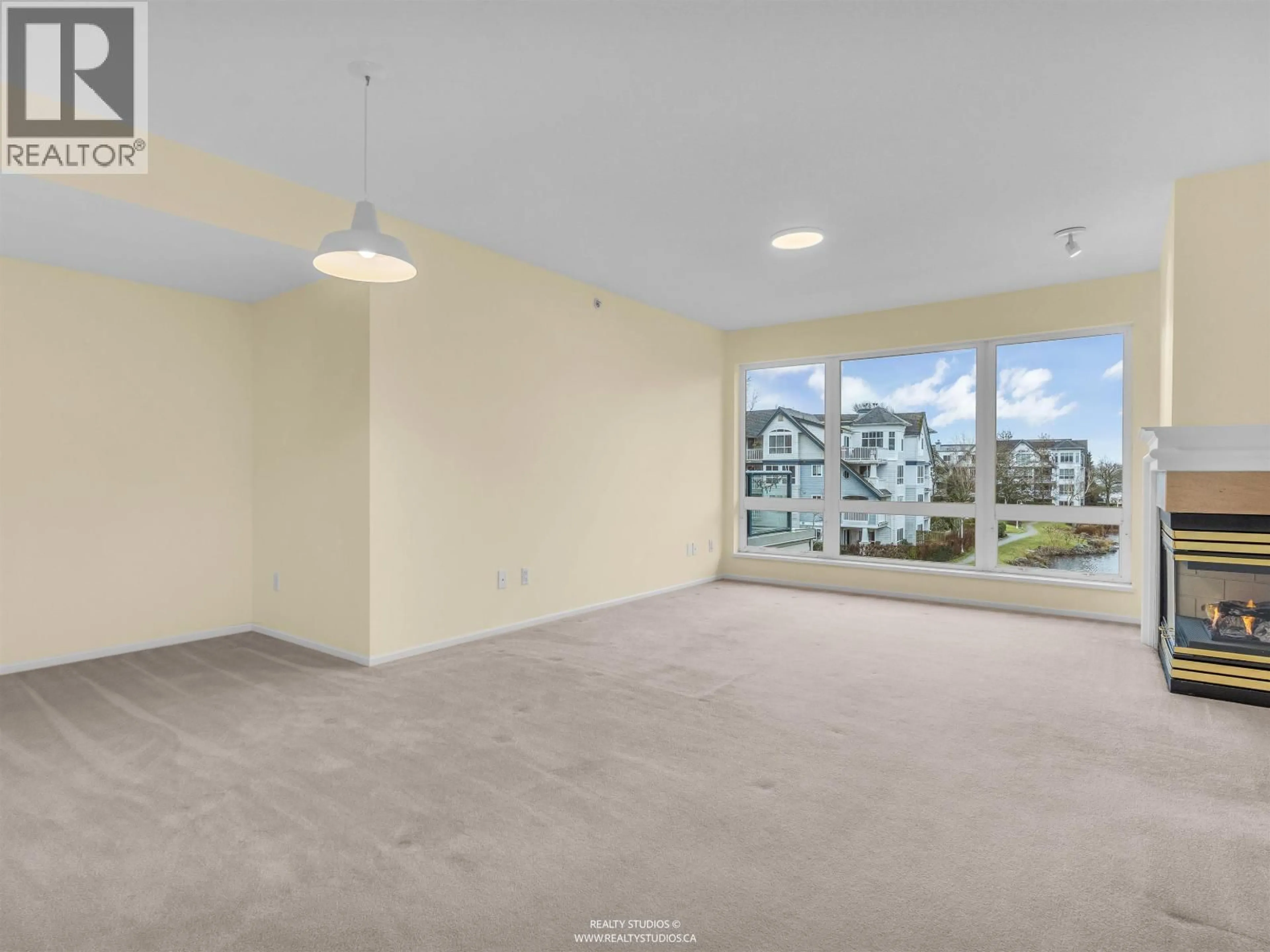 A pic of a room for 307 - 5800 ANDREWS ROAD, Richmond British Columbia V7E6M2