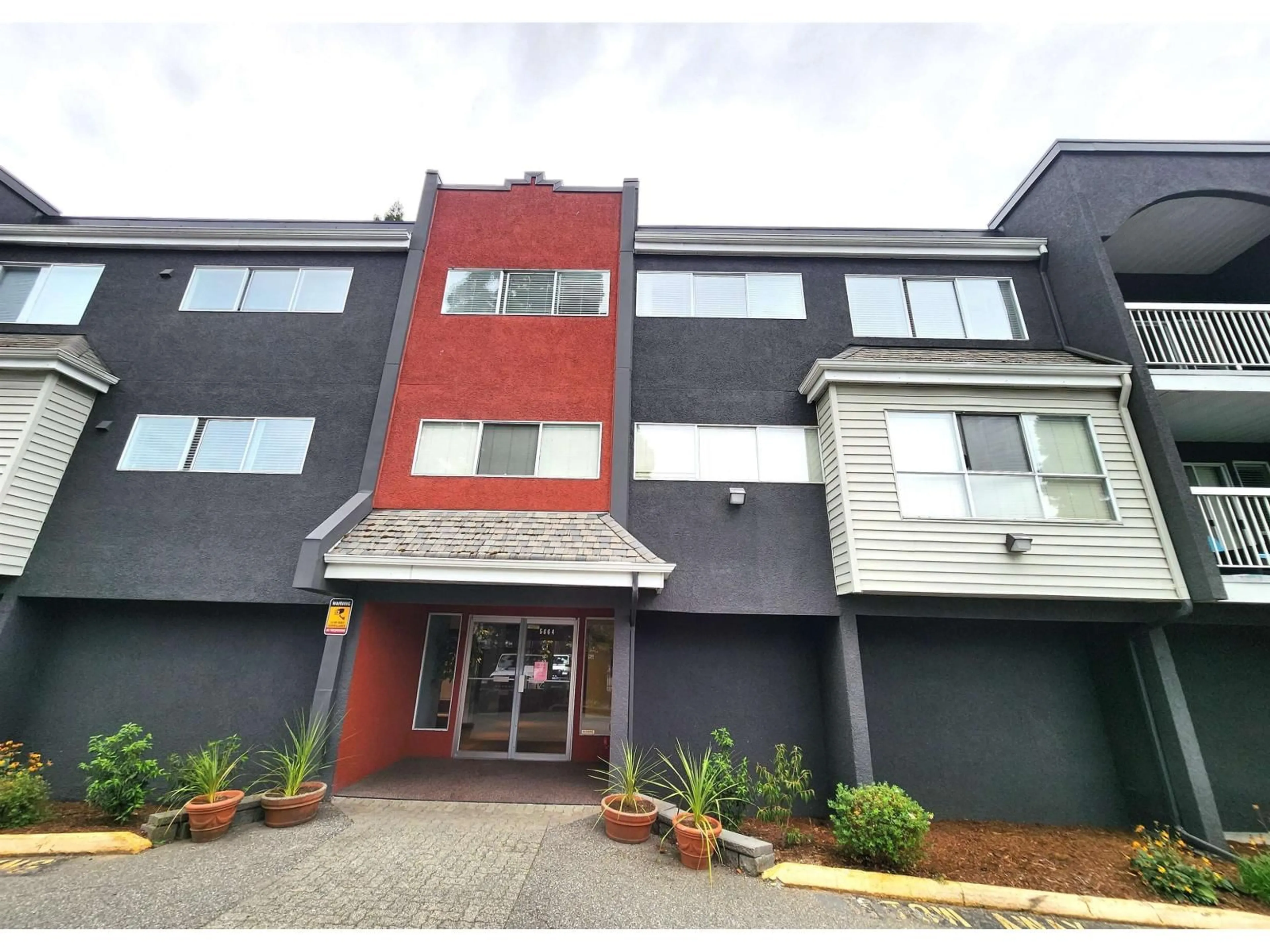 Unknown for 102 - 5664 200 STREET, Langley British Columbia V3A1M8