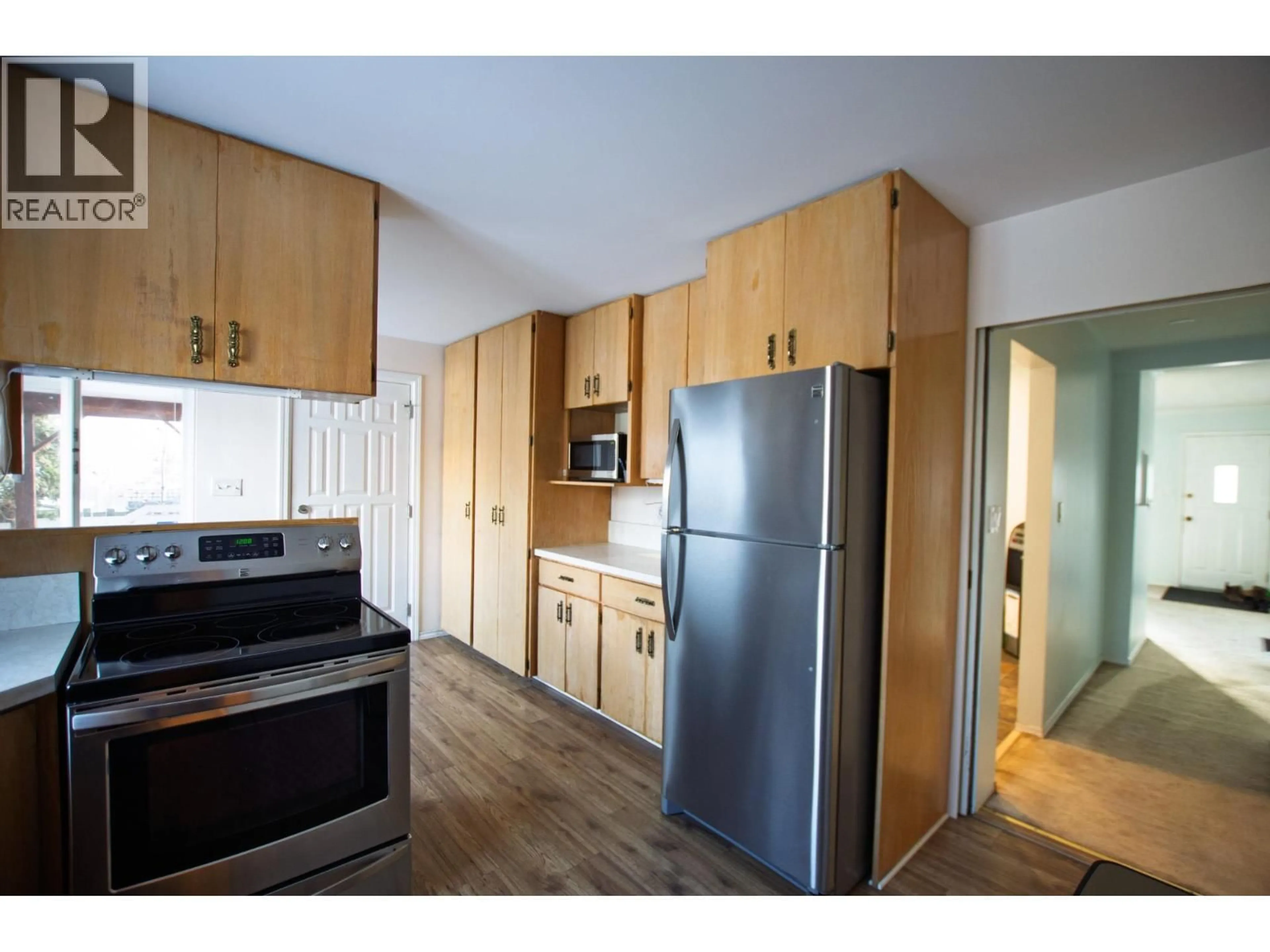 Standard kitchen, wood/laminate floor for 2720 GOGOLIN ROAD, Prince George British Columbia V2N1M9