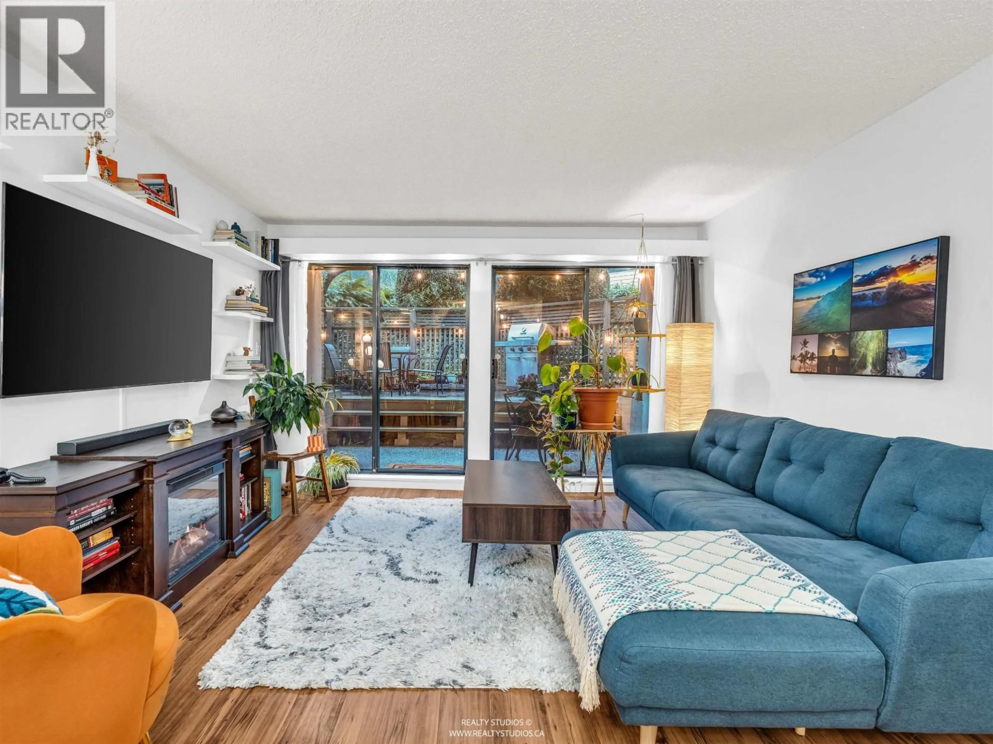 Living room with furniture, unknown for 108 - 1955 WOODWAY PLACE, Burnaby British Columbia V5B4S5