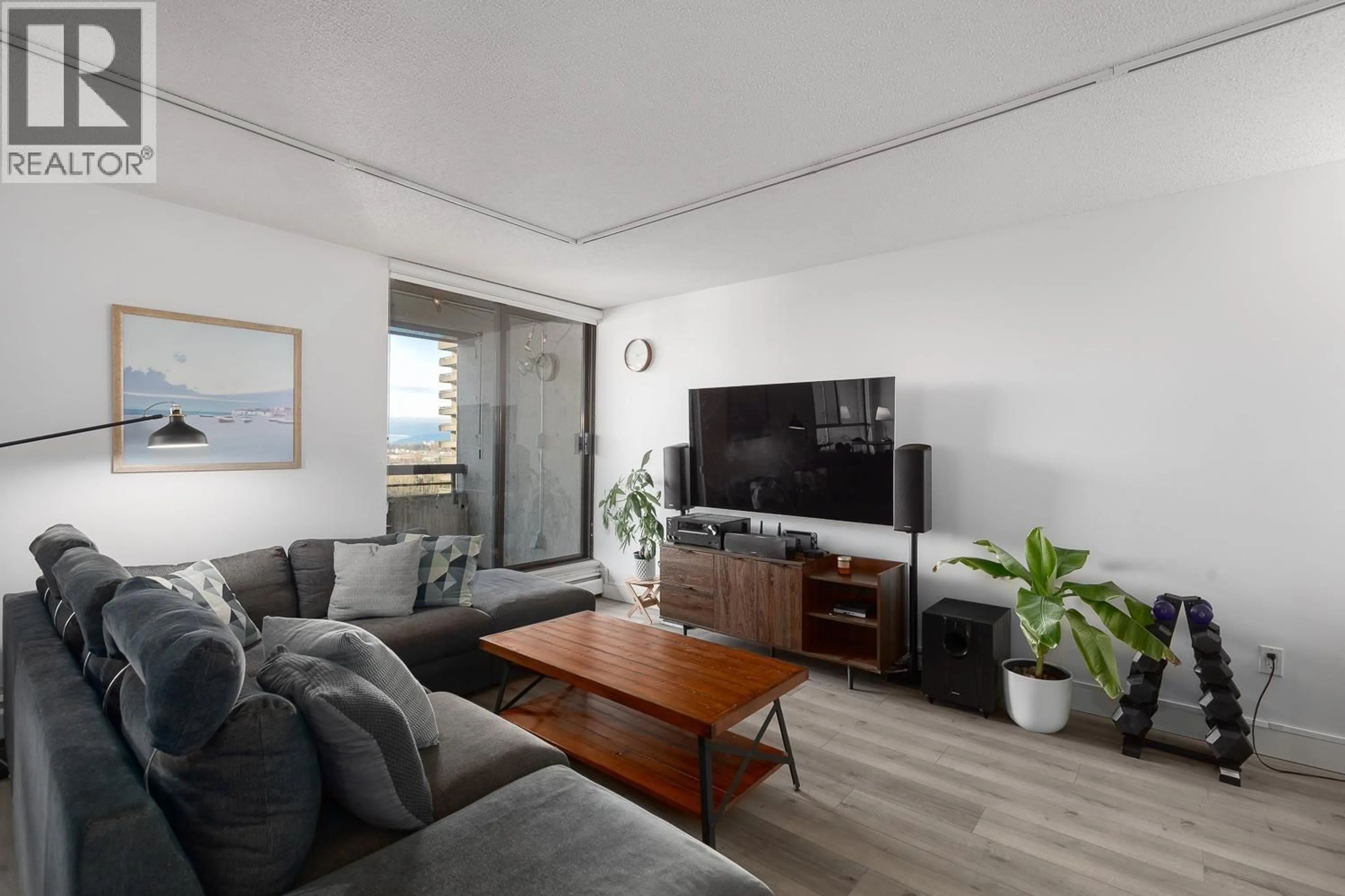 Living room with furniture, unknown for 2101 - 3771 BARTLETT COURT, Burnaby British Columbia V3J7G8