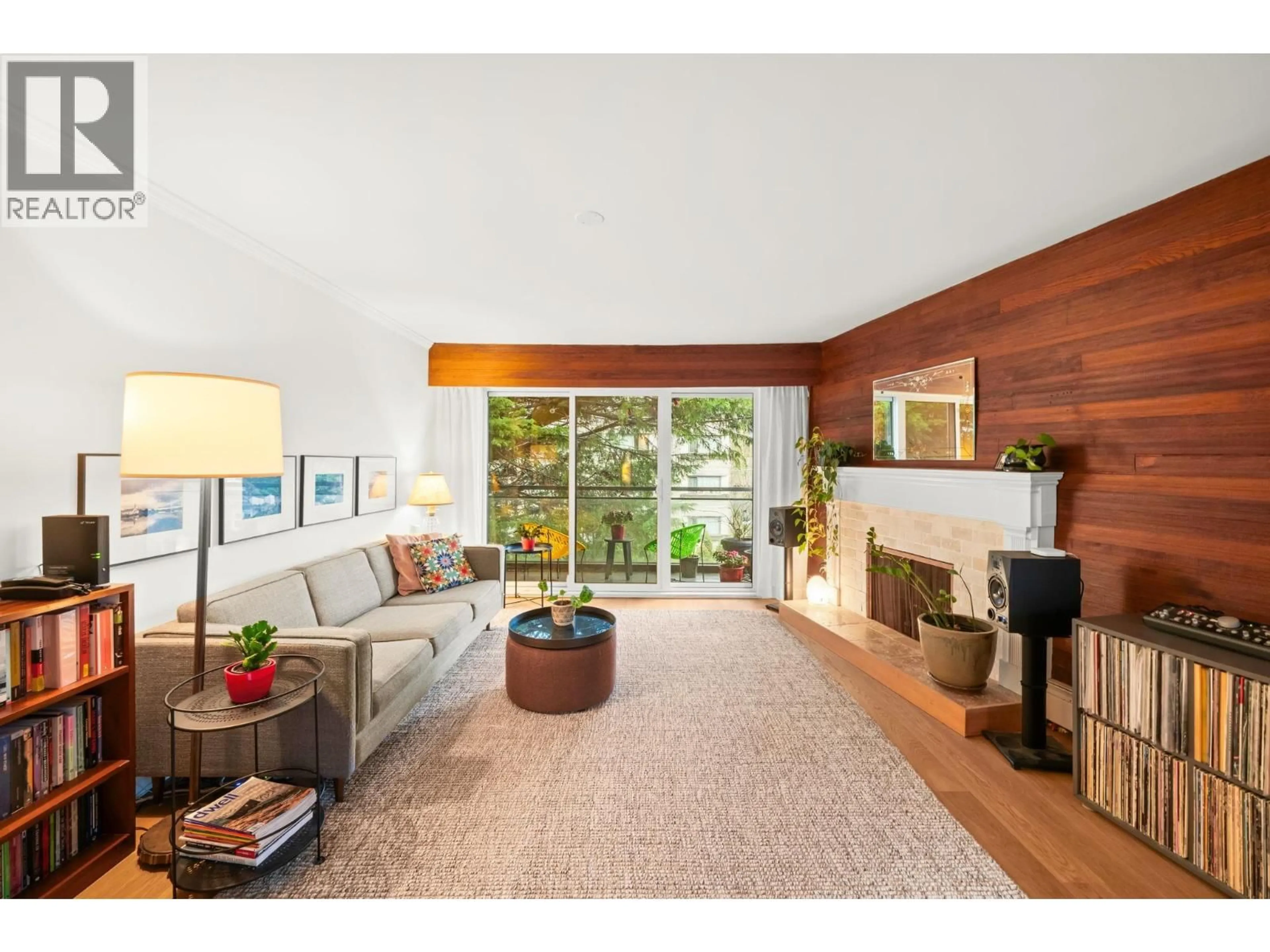 Living room with furniture, wood/laminate floor for 304 - 319 7TH AVENUE, Vancouver British Columbia V5T1M9