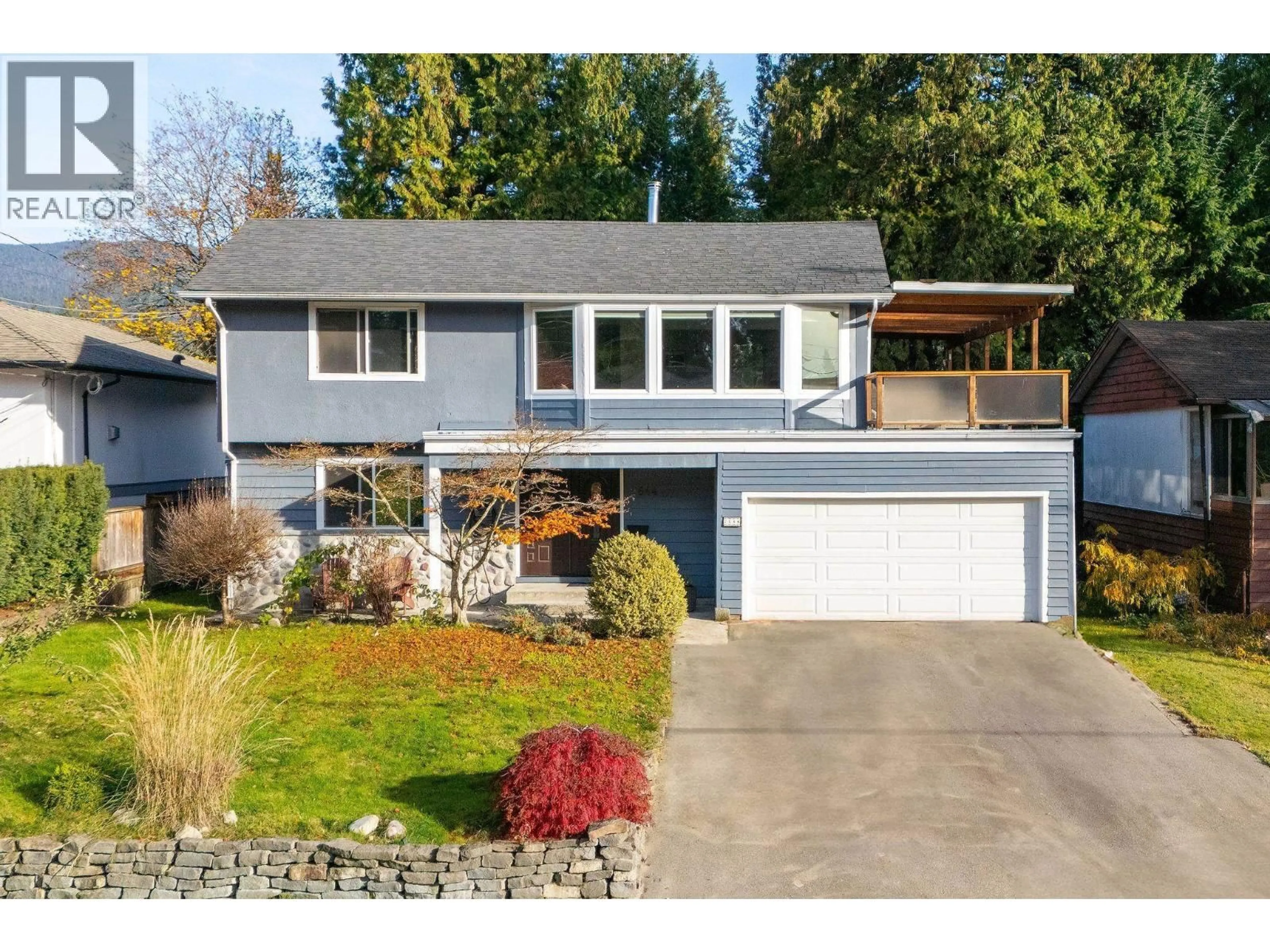 Home with vinyl exterior material, street for 2644 KILMARNOCK CRESCENT, North Vancouver British Columbia V7J2Z5