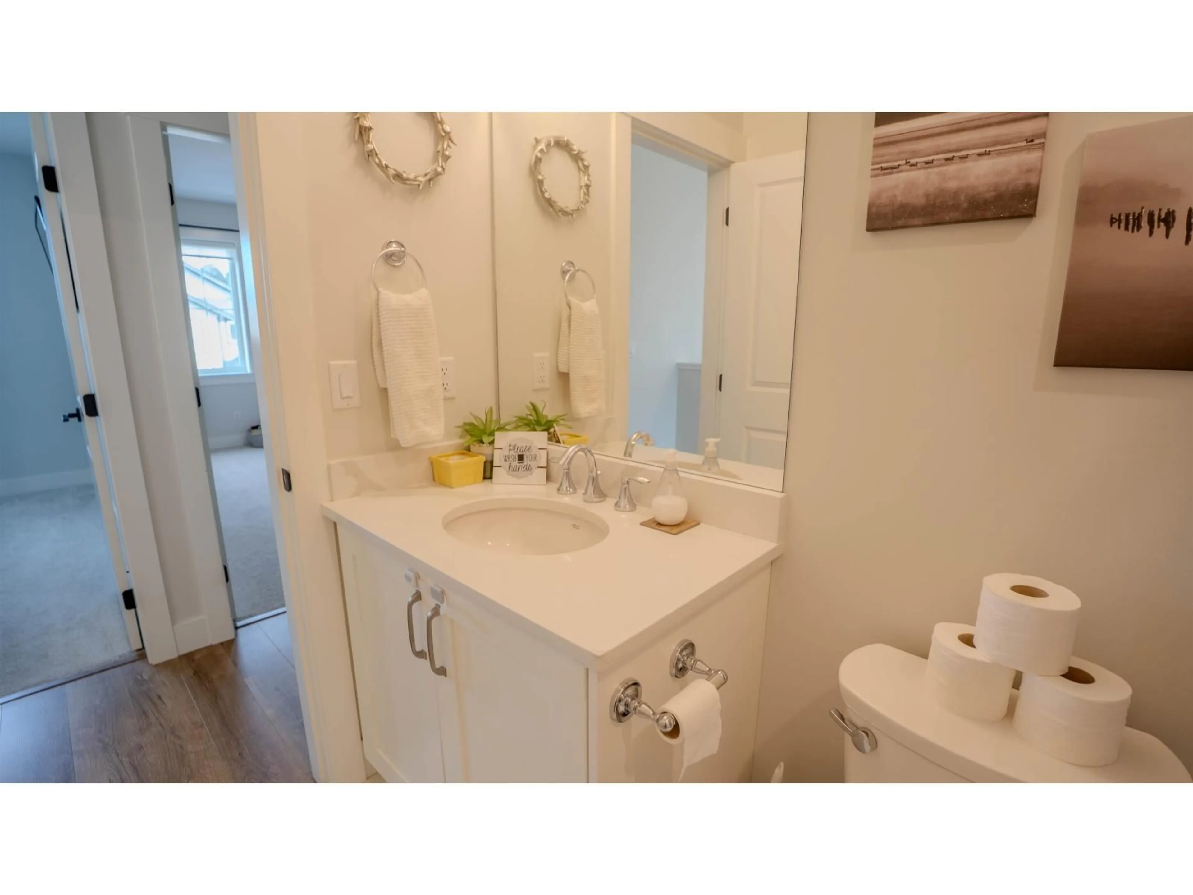 Standard bathroom, ceramic/tile floor for 9279 SITKA PLACE, Chilliwack British Columbia V2P8B6