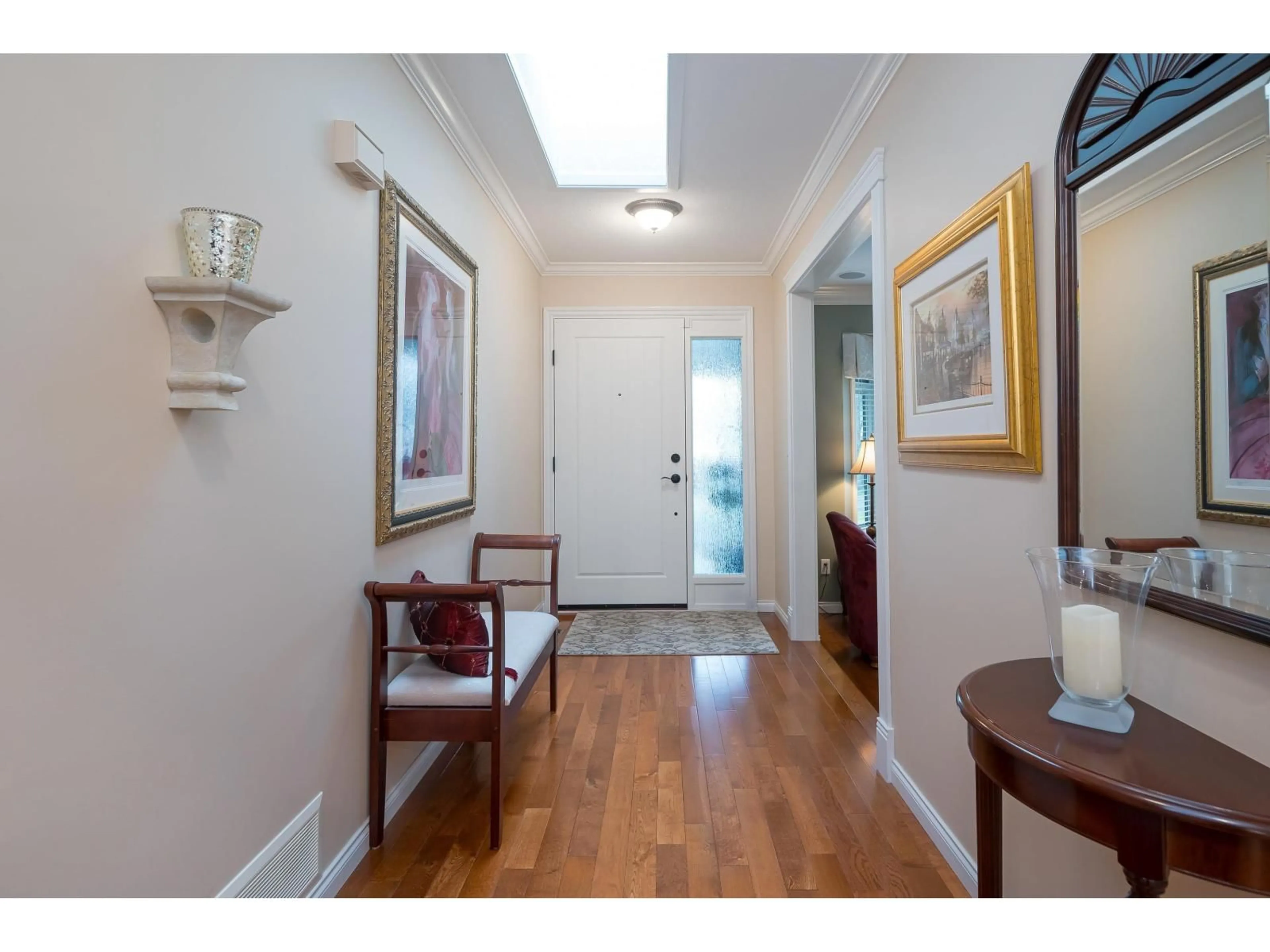 Indoor entryway for 15496 93RD AVENUE, Surrey British Columbia V3R9B6