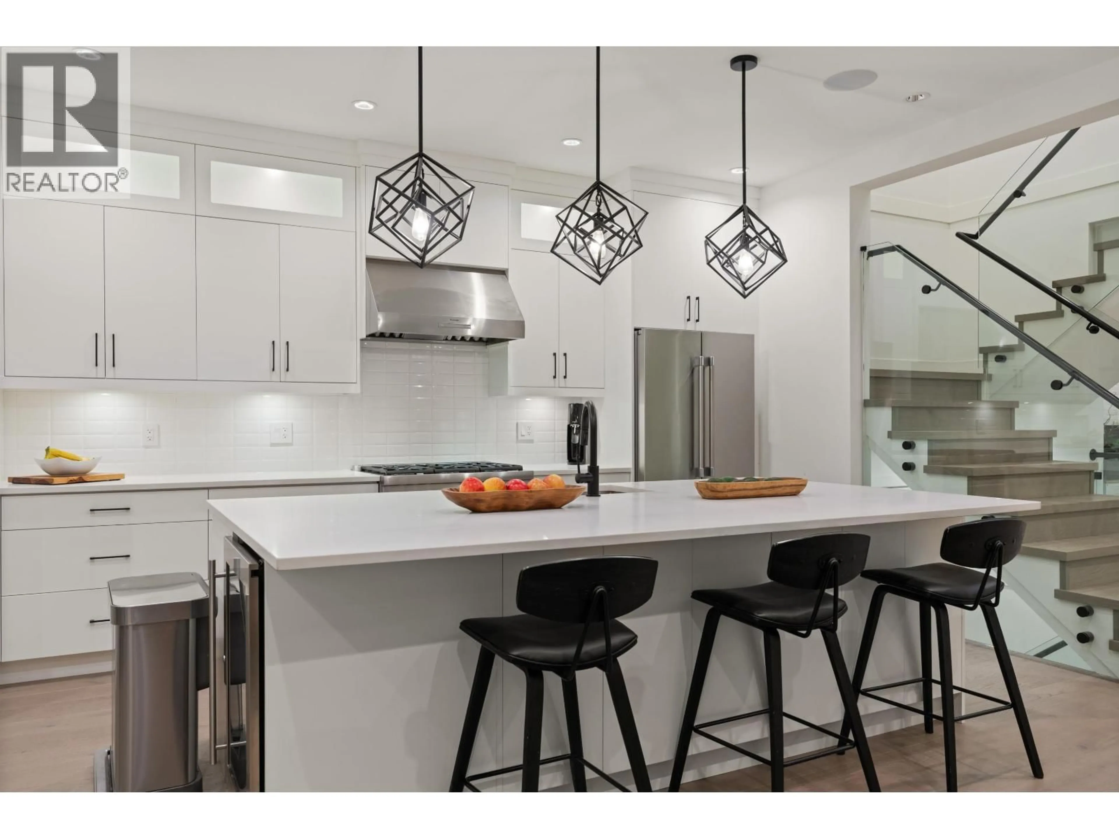 Contemporary kitchen, ceramic/tile floor for 336 KEITH ROAD, North Vancouver British Columbia V7L1V7