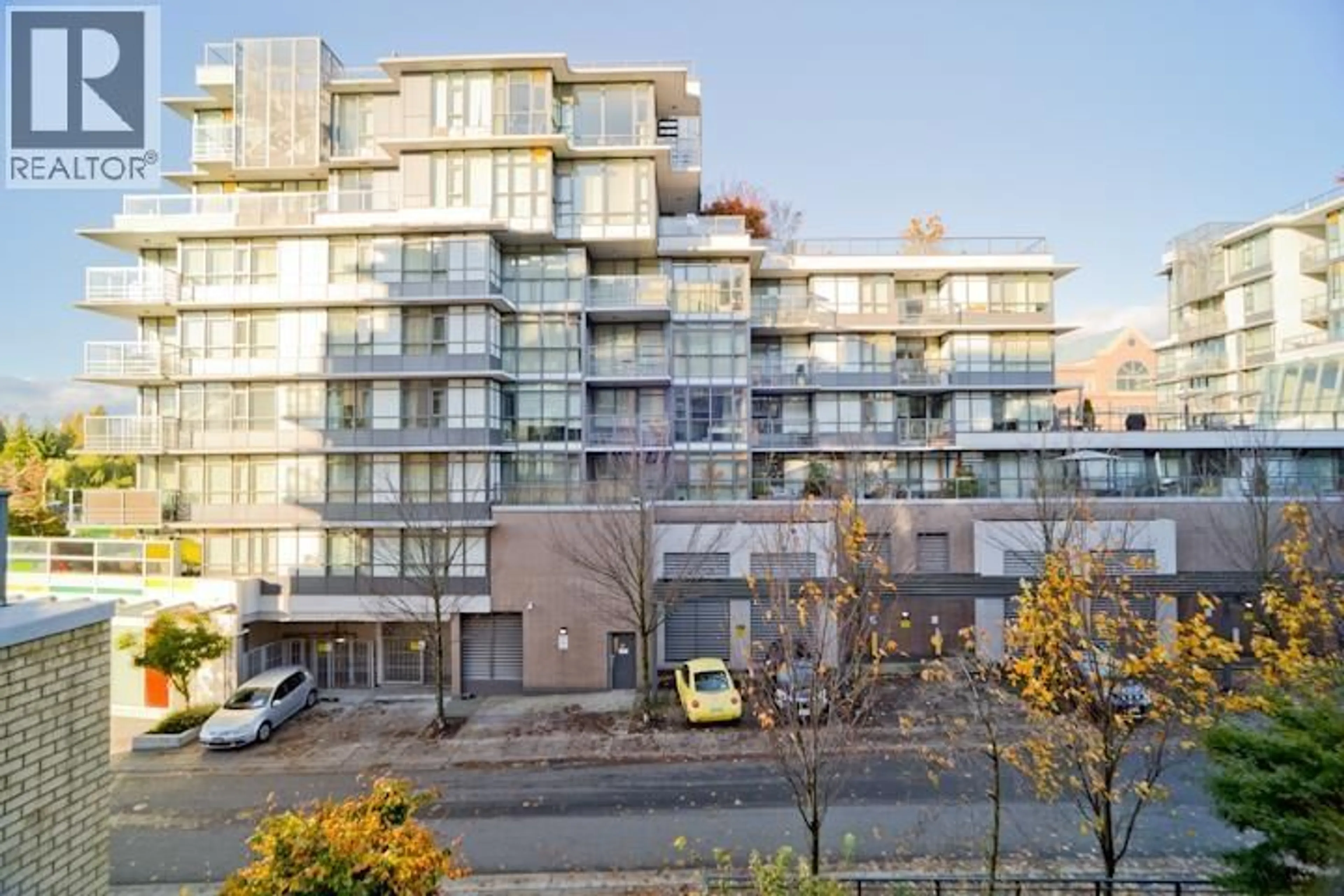 A pic from outside/outdoor area/front of a property/back of a property/a pic from drone, city buildings view from balcony for 302 - 2033 10TH AVENUE, Vancouver British Columbia V6J0H1