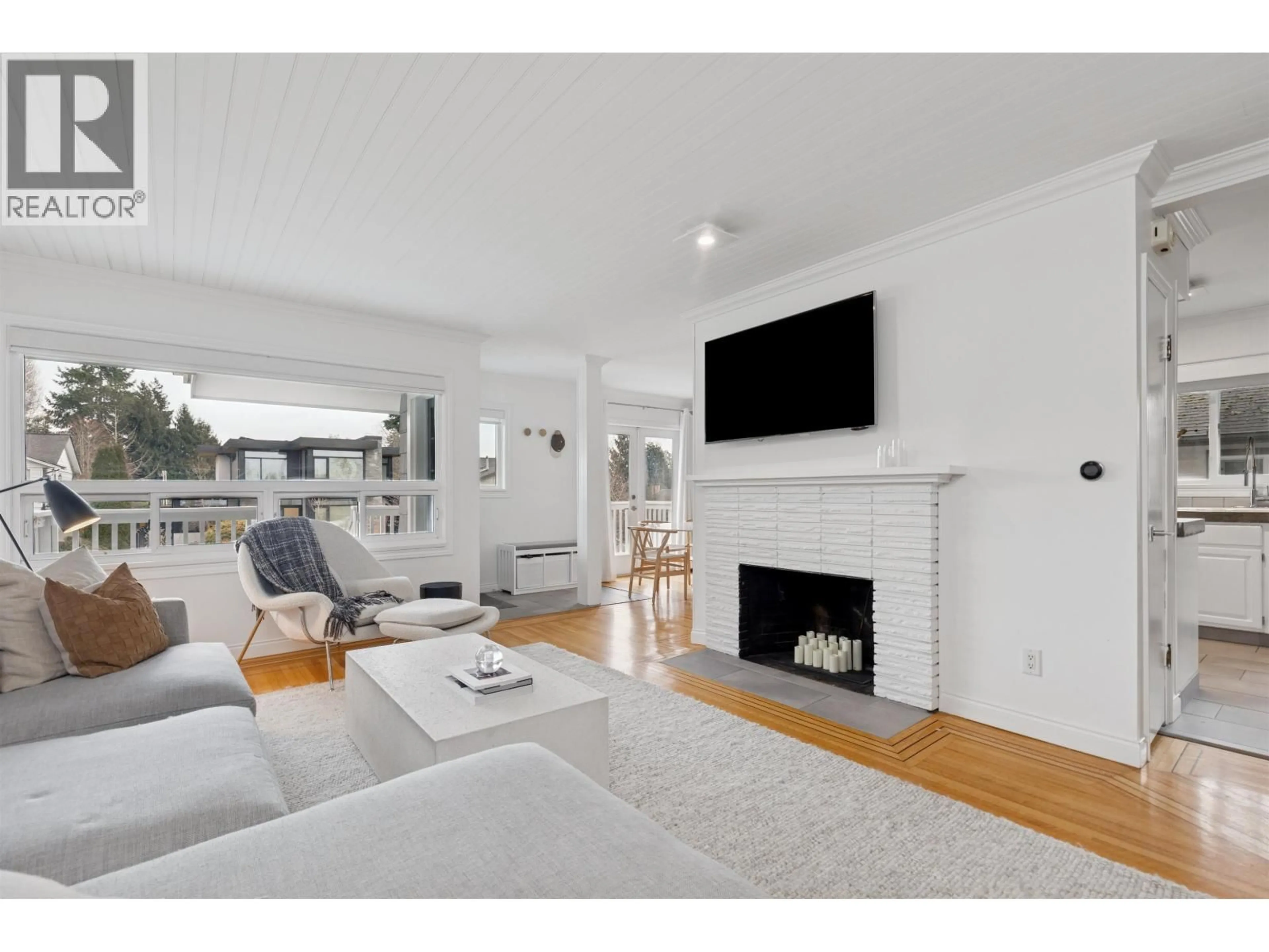 Living room with furniture, unknown for 1425 WILLIAM AVENUE, North Vancouver British Columbia V7L4G1